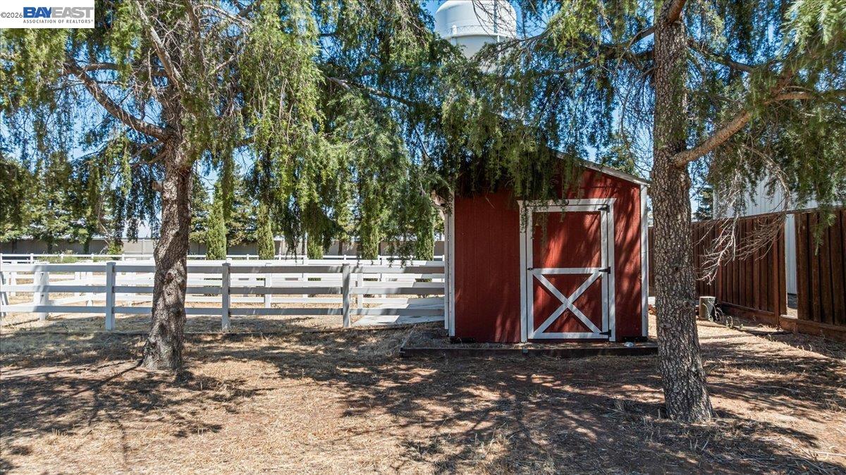 Detail Gallery Image 42 of 50 For 27000 S Hillview St, Tracy,  CA 95304 - 4 Beds | 3 Baths