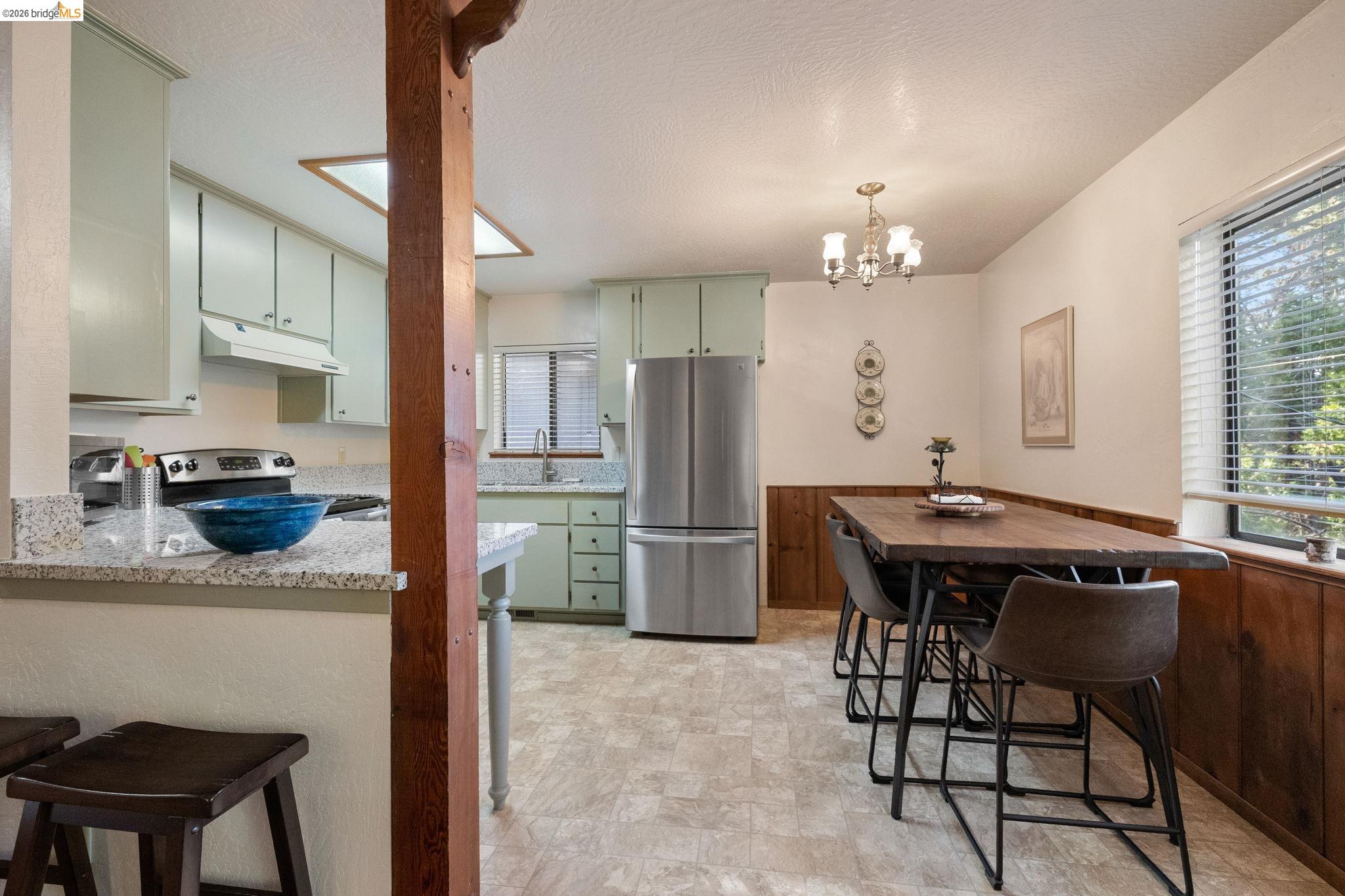 Detail Gallery Image 4 of 20 For 22435 Ponderosa, Twain Harte,  CA 95383-9999 - 4 Beds | 2 Baths