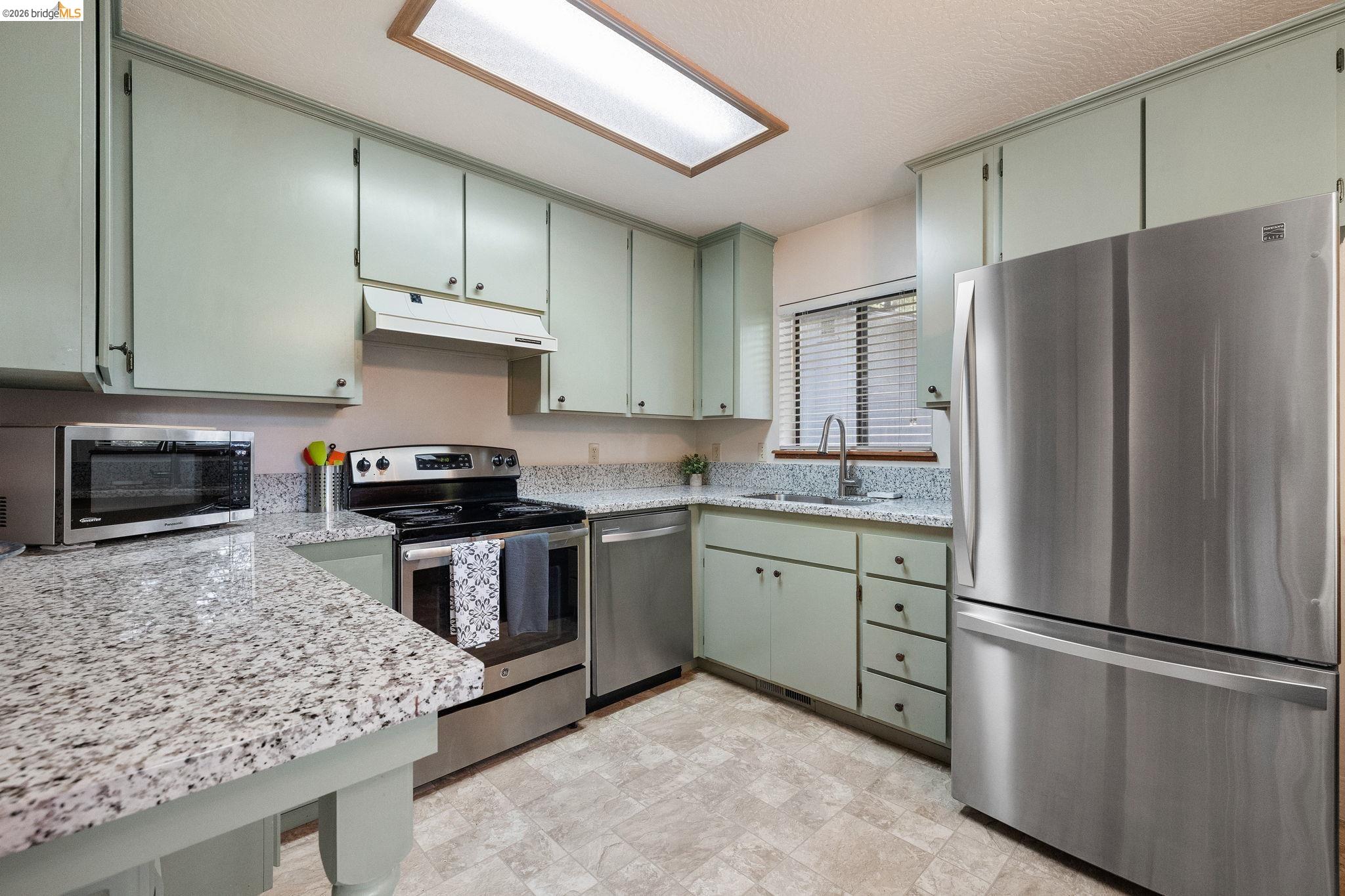 Detail Gallery Image 7 of 20 For 22435 Ponderosa, Twain Harte,  CA 95383-9999 - 4 Beds | 2 Baths