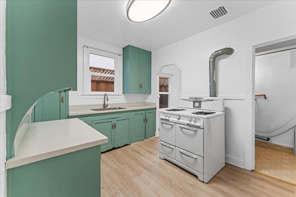 Detail Gallery Image 11 of 36 For 1127 Key Route Blvd, Albany,  CA 94706 - 2 Beds | 1 Baths