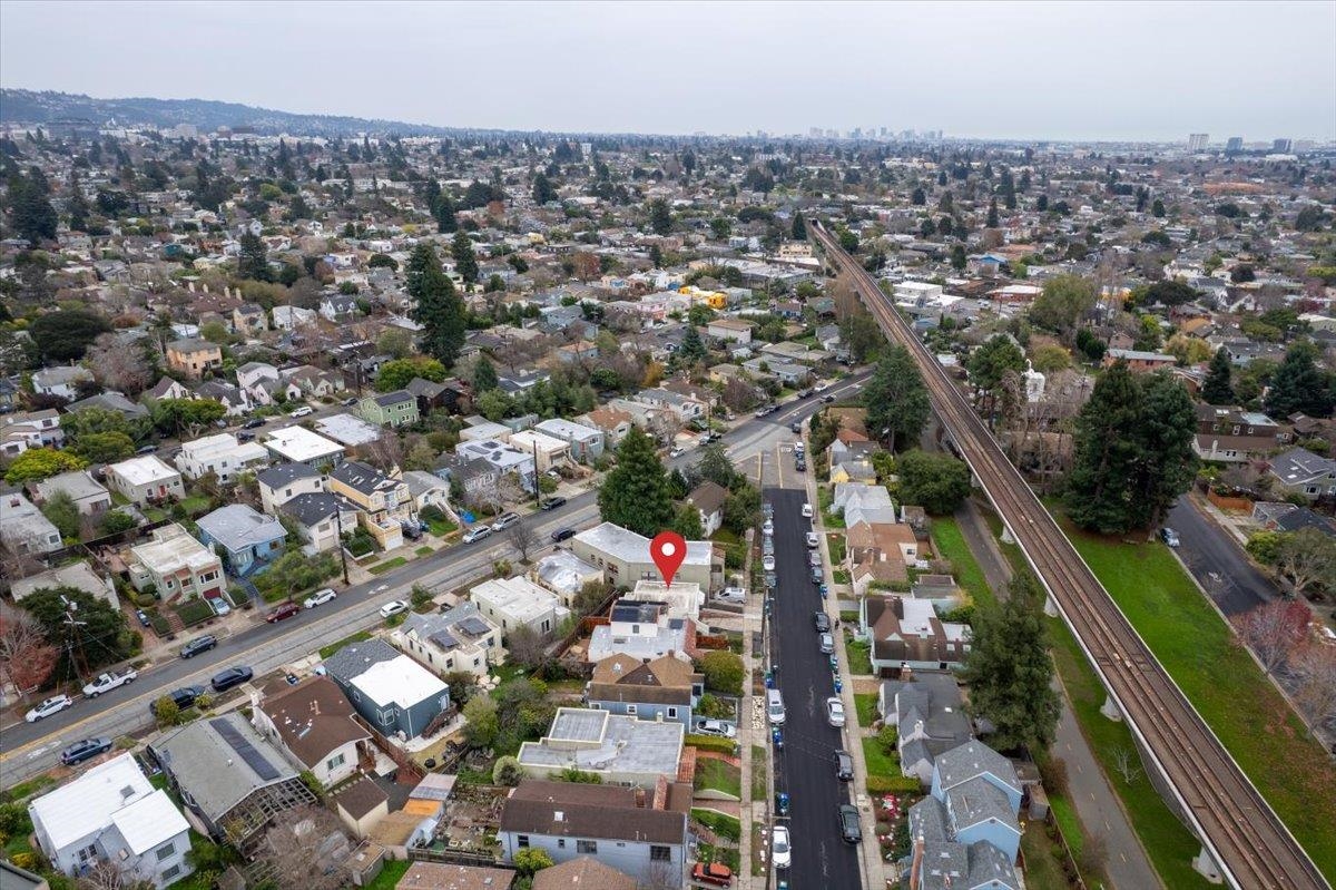 Detail Gallery Image 31 of 36 For 1127 Key Route Blvd, Albany,  CA 94706 - 2 Beds | 1 Baths