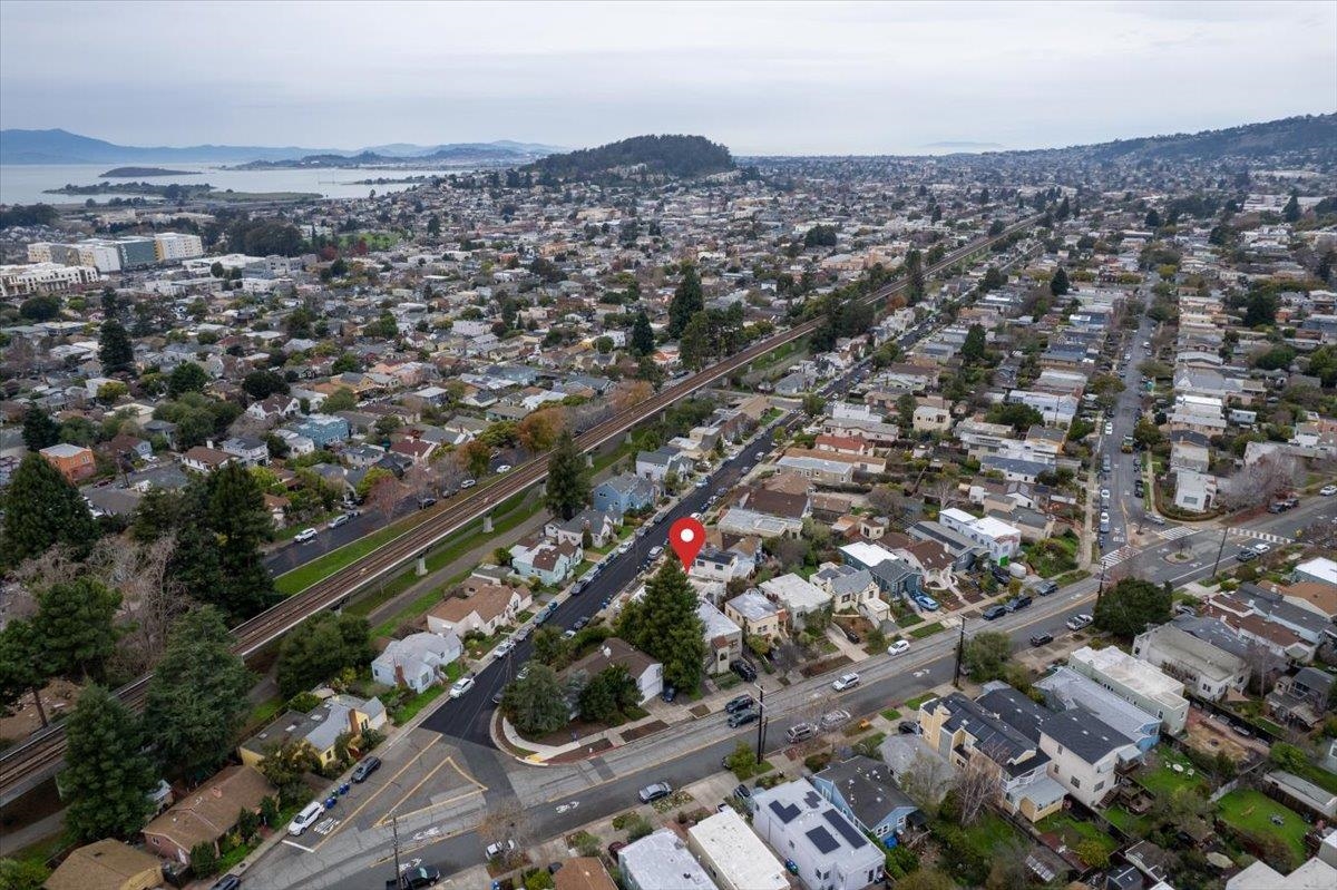 Detail Gallery Image 34 of 36 For 1127 Key Route Blvd, Albany,  CA 94706 - 2 Beds | 1 Baths