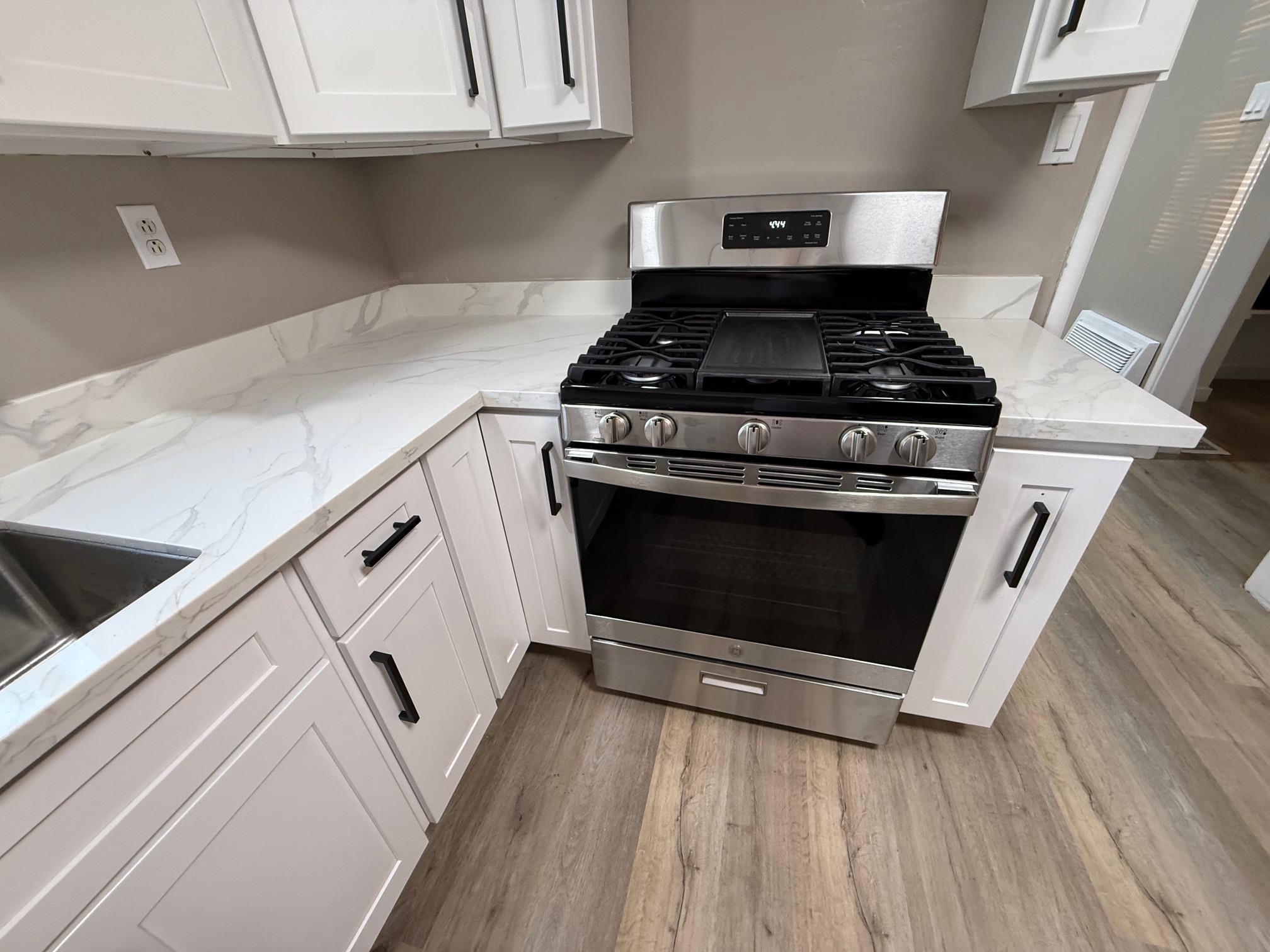 Detail Gallery Image 5 of 52 For 17028 Santa Fe St, Hayward,  CA 94541 - 4 Beds | 2 Baths