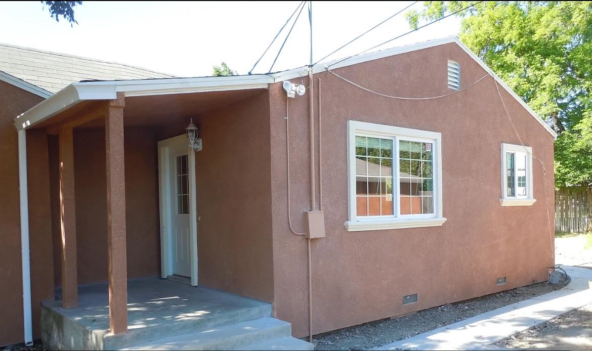Rare Opportunity! 2 homes  Explore this unique offering two homes, perfect for generating great rental income or ideal for a mother-in-law suite. Come take a look and let's turn your dreams or business ventures into reality with dual income potential. The first property features three bedrooms, while the second property is a cozy one-bedroom. Both homes promise excellent rental income. Don’t miss out on this amazing opportunity!