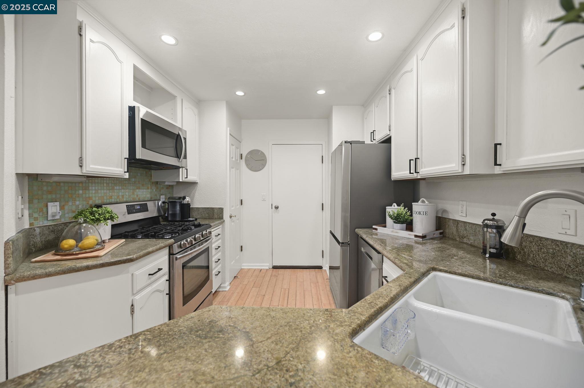 Photo #12: 41119954 Listing: Photo #12