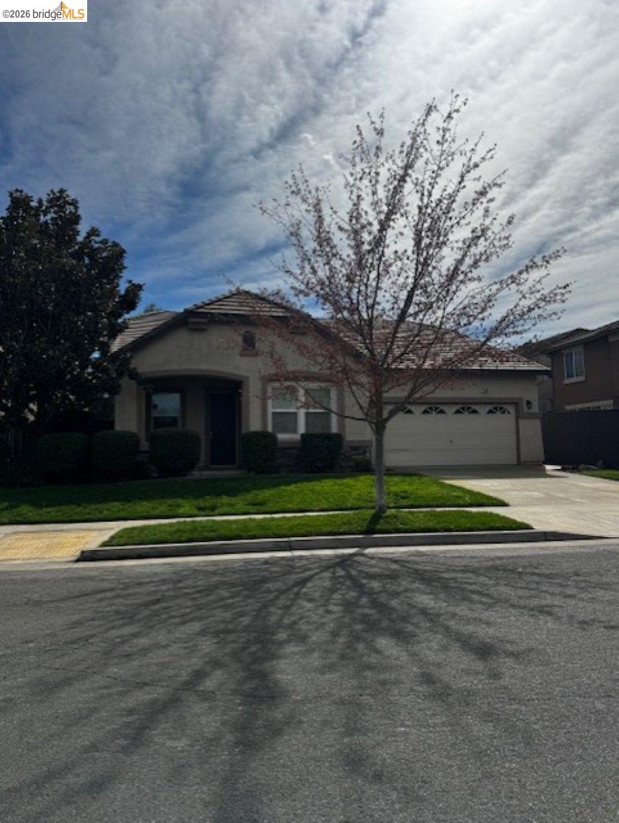 Detail Gallery Image 1 of 29 For 2638 Breaker Way, Stockton,  CA 95209 - 4 Beds | 2 Baths