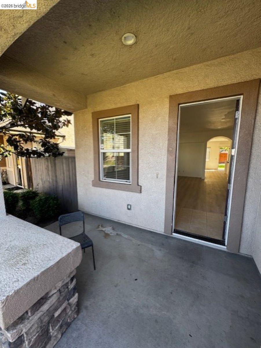 Detail Gallery Image 2 of 29 For 2638 Breaker Way, Stockton,  CA 95209 - 4 Beds | 2 Baths