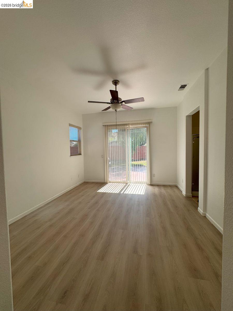 Detail Gallery Image 12 of 13 For 2638 Breaker Way, Stockton,  CA 95209 - 4 Beds | 2 Baths