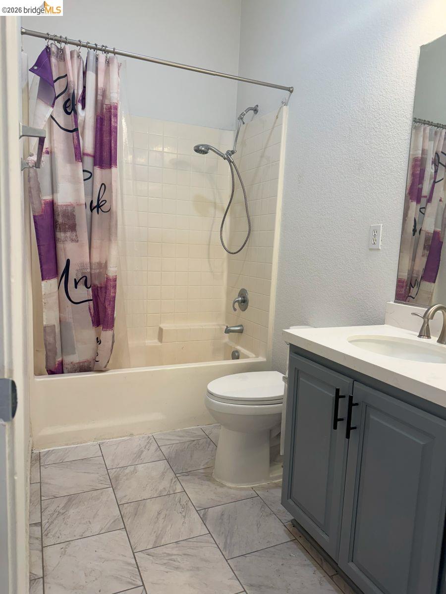 Detail Gallery Image 3 of 13 For 2638 Breaker Way, Stockton,  CA 95209 - 4 Beds | 2 Baths