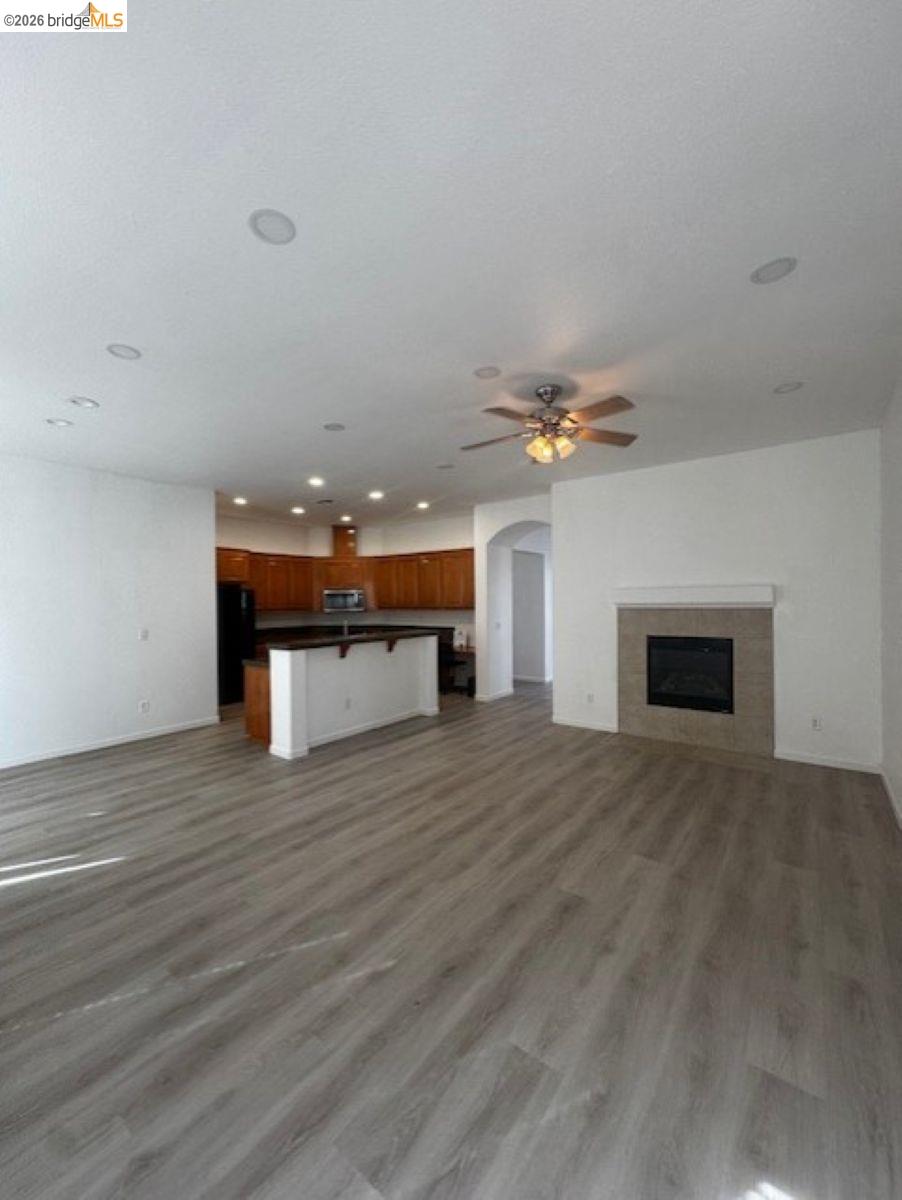 Detail Gallery Image 9 of 29 For 2638 Breaker Way, Stockton,  CA 95209 - 4 Beds | 2 Baths