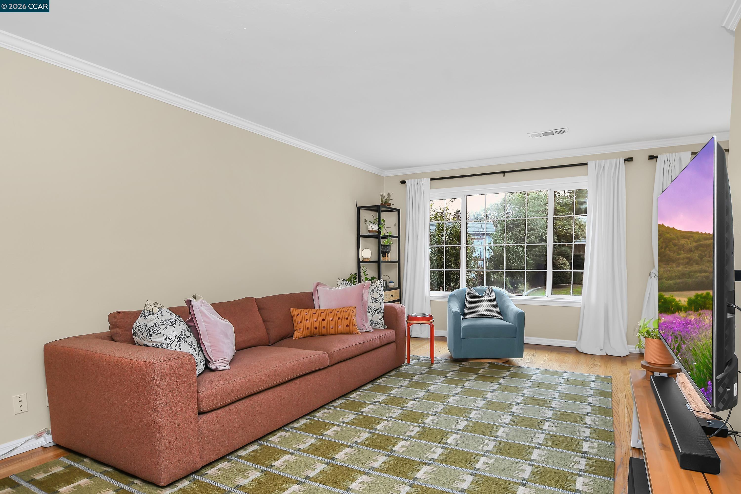 Detail Gallery Image 11 of 31 For 3818 Village Rd, Concord,  CA 94519 - 3 Beds | 1 Baths