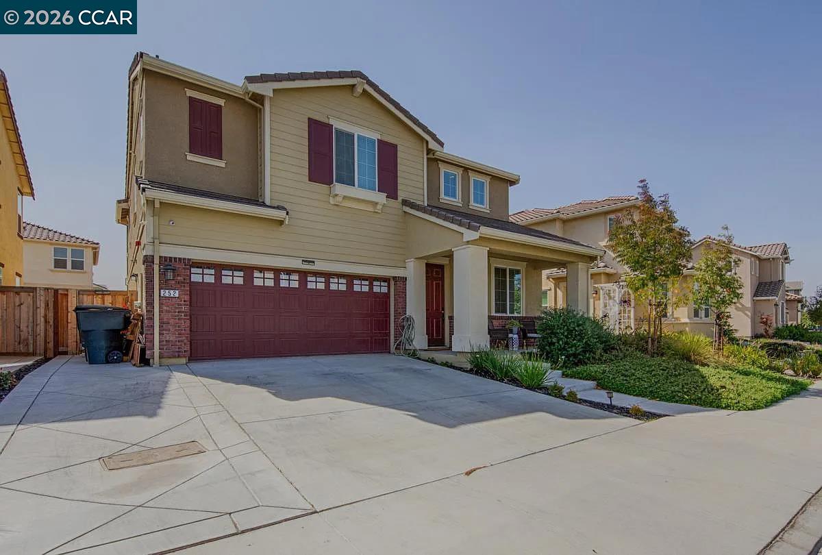 Detail Gallery Image 2 of 25 For 252 Lasata Dr, Tracy,  CA 95377-8441 - 4 Beds | 2/1 Baths