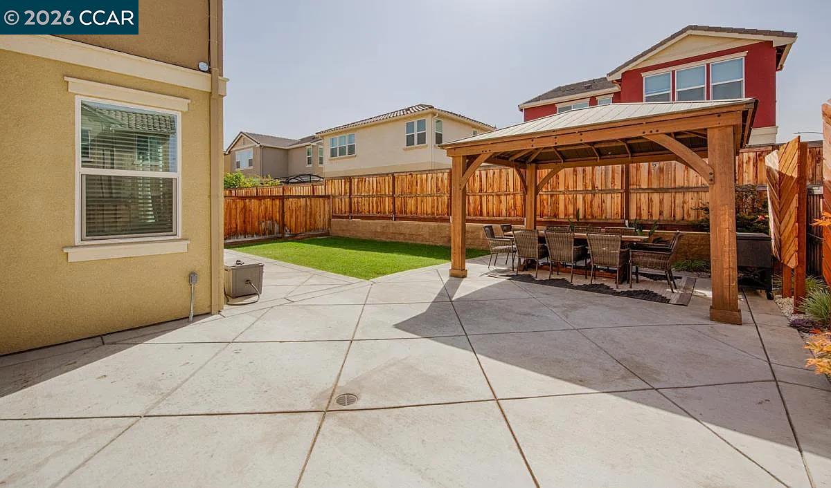 Detail Gallery Image 18 of 25 For 252 Lasata Dr, Tracy,  CA 95377-8441 - 4 Beds | 2/1 Baths