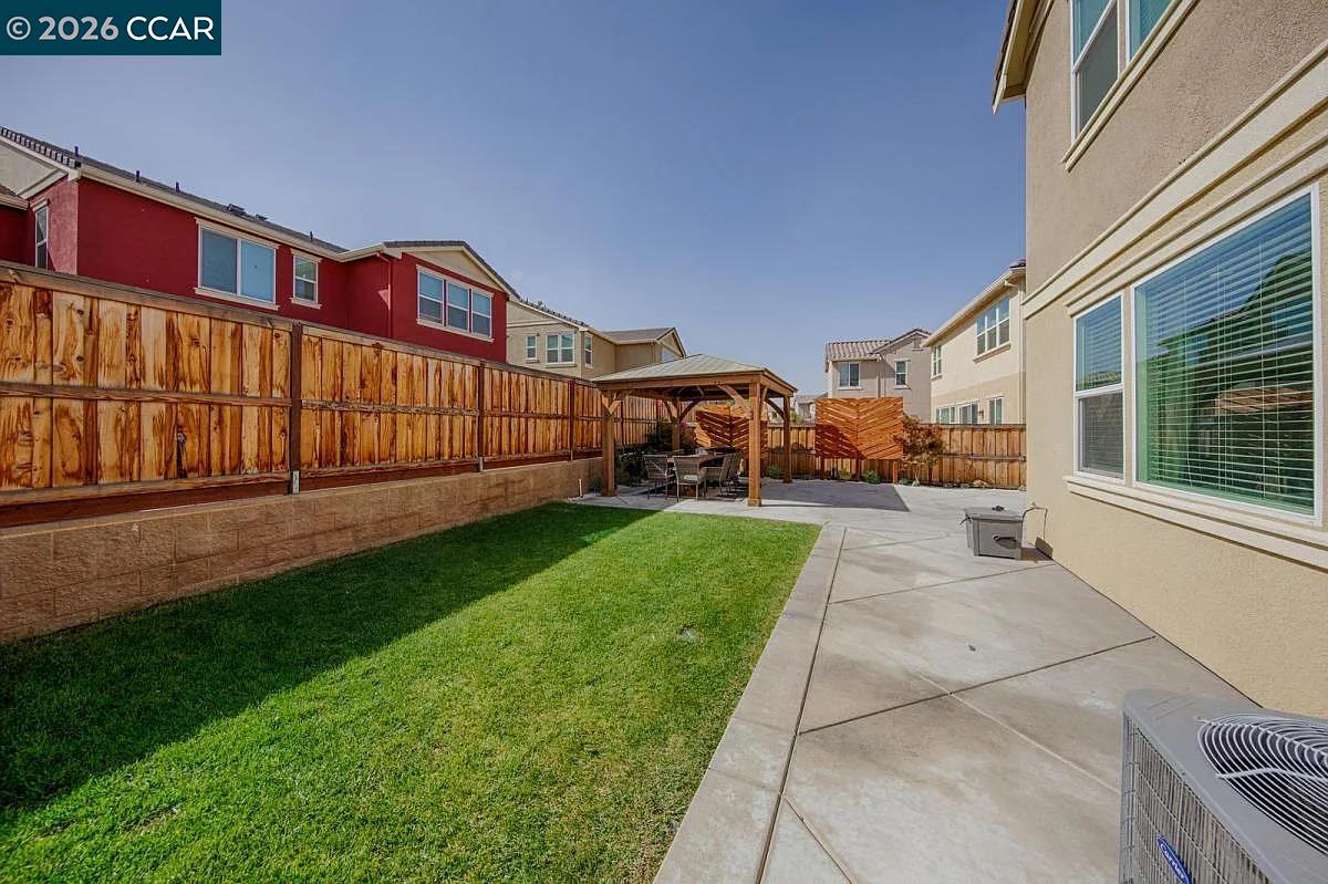 Detail Gallery Image 20 of 25 For 252 Lasata Dr, Tracy,  CA 95377-8441 - 4 Beds | 2/1 Baths