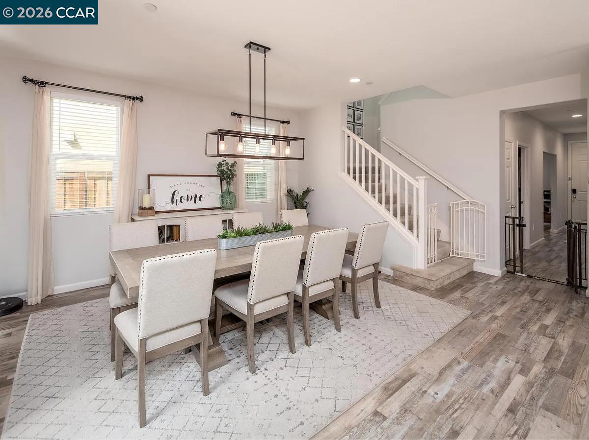 Detail Gallery Image 5 of 25 For 252 Lasata Dr, Tracy,  CA 95377-8441 - 4 Beds | 2/1 Baths