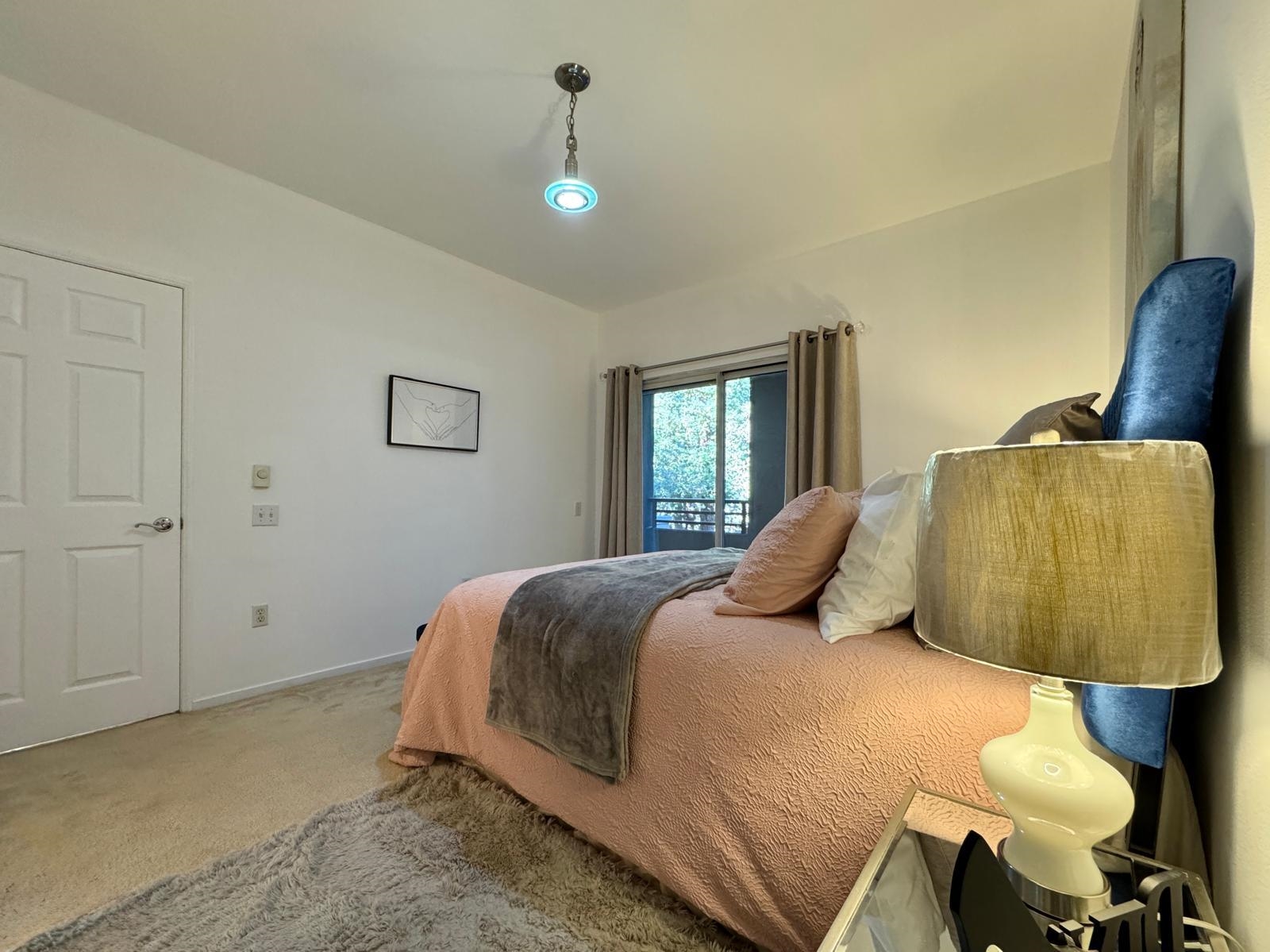 Detail Gallery Image 15 of 36 For 320 Caldecott Ln #127,  Oakland,  CA 94618 - 2 Beds | 2 Baths