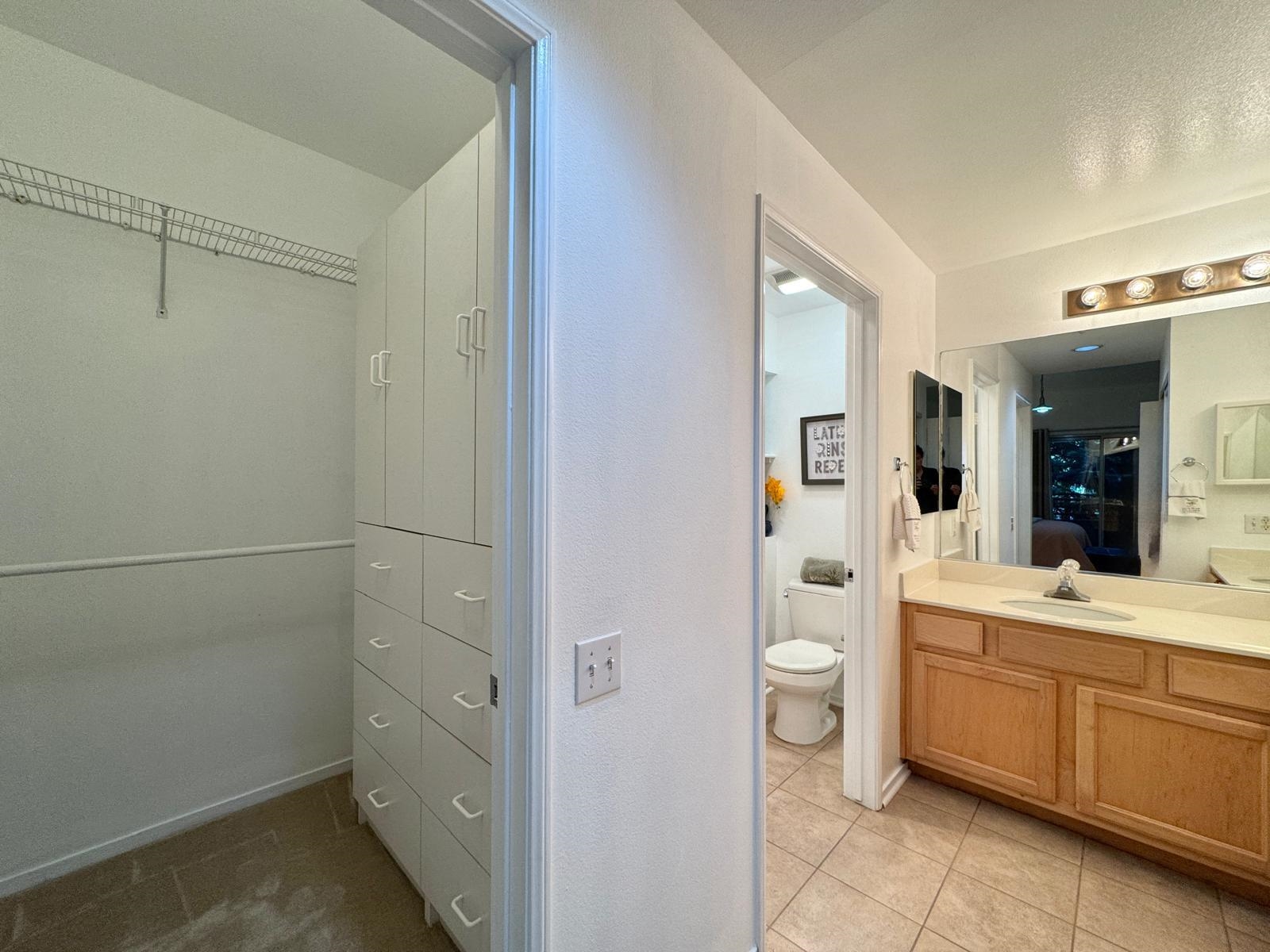 Detail Gallery Image 19 of 36 For 320 Caldecott Ln #127,  Oakland,  CA 94618 - 2 Beds | 2 Baths