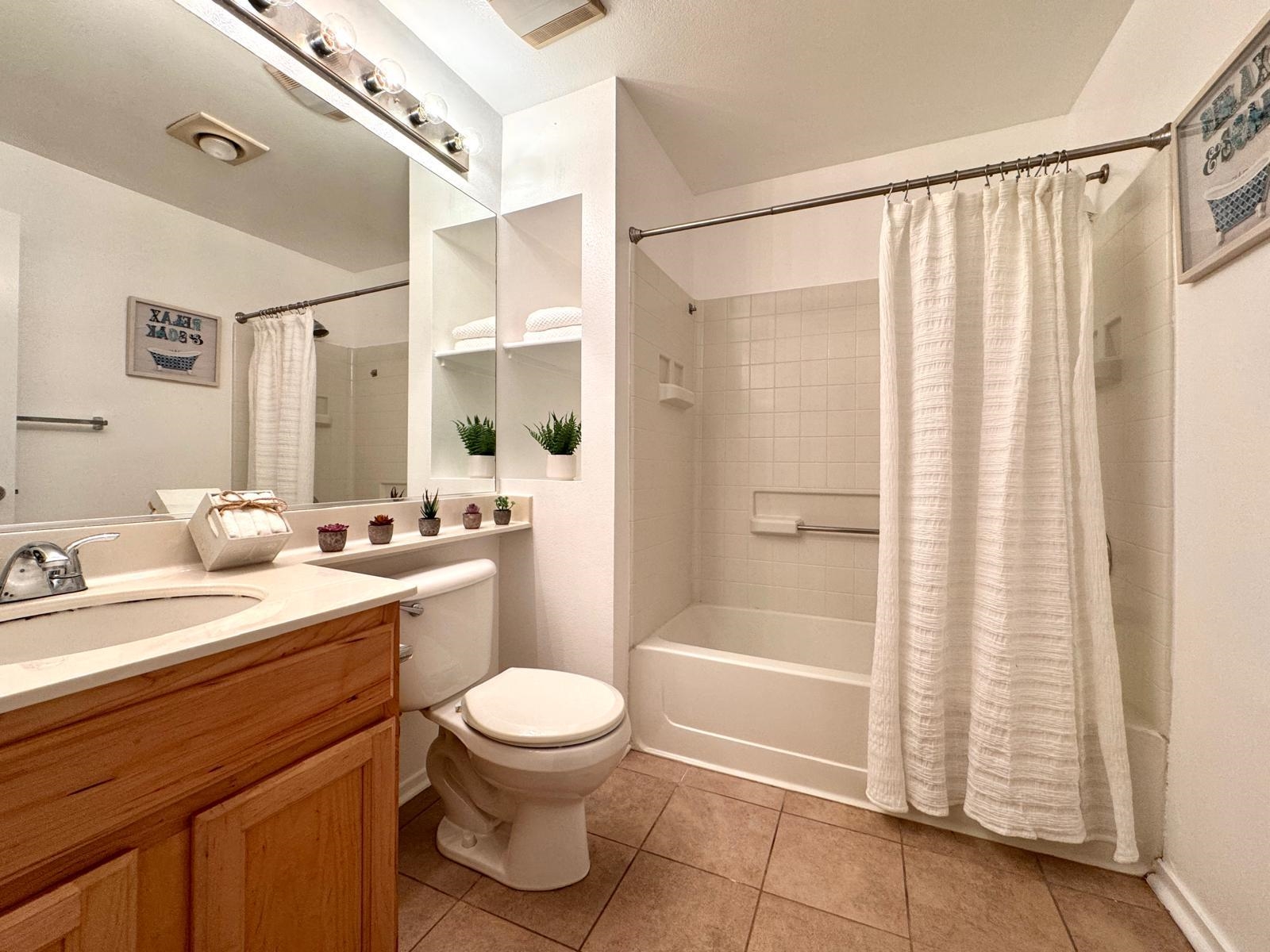 Detail Gallery Image 26 of 36 For 320 Caldecott Ln #127,  Oakland,  CA 94618 - 2 Beds | 2 Baths