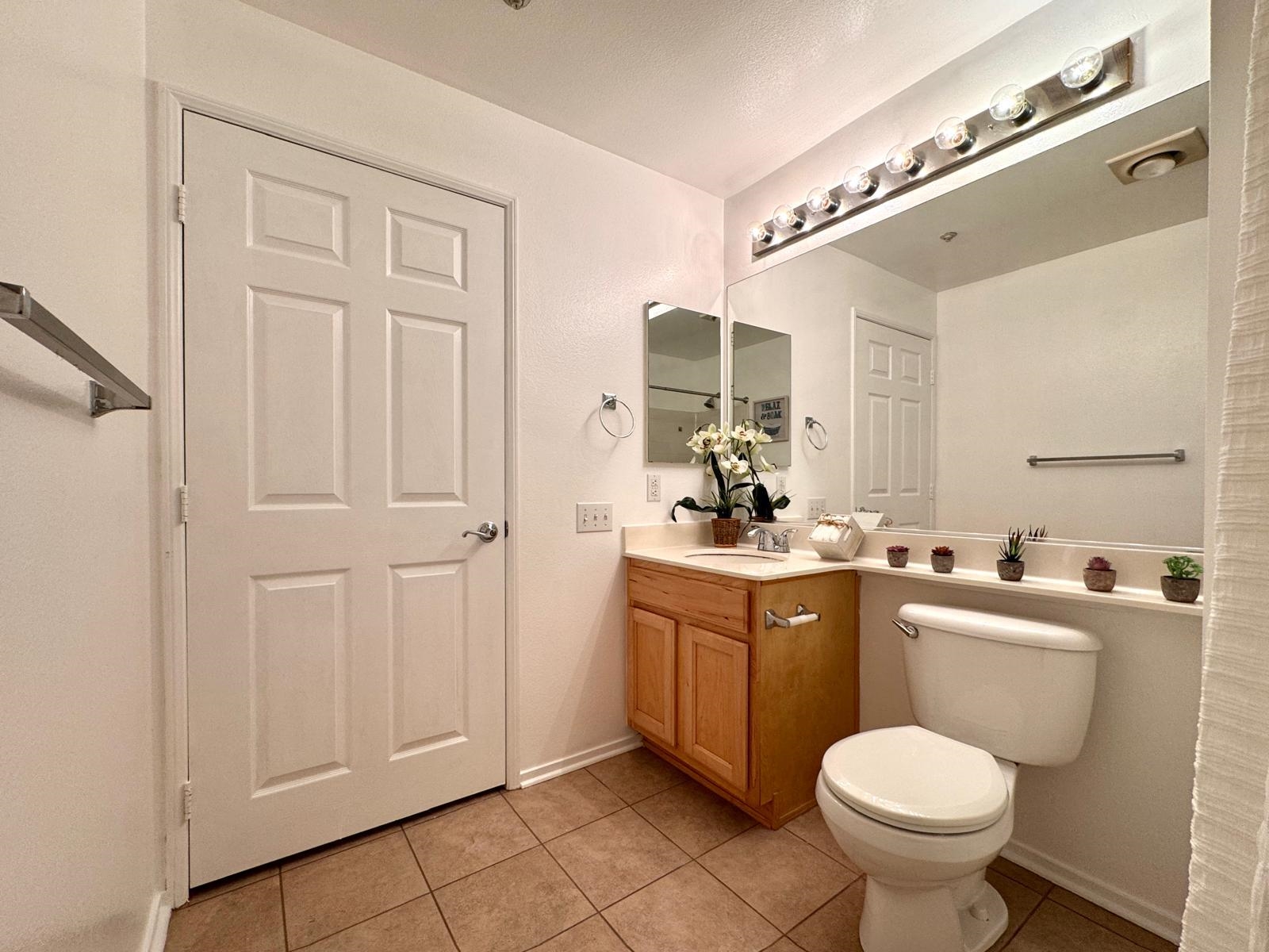 Detail Gallery Image 27 of 36 For 320 Caldecott Ln #127,  Oakland,  CA 94618 - 2 Beds | 2 Baths