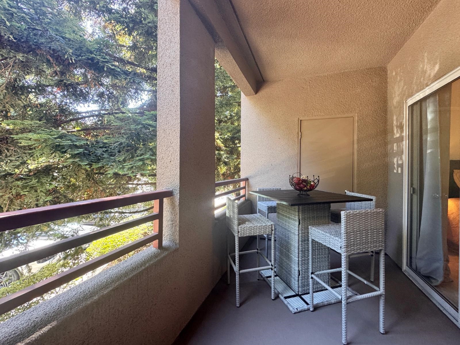 Detail Gallery Image 29 of 36 For 320 Caldecott Ln #127,  Oakland,  CA 94618 - 2 Beds | 2 Baths