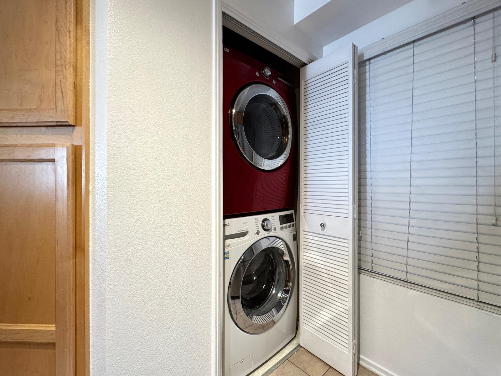 Detail Gallery Image 10 of 36 For 320 Caldecott Ln #127,  Oakland,  CA 94618 - 2 Beds | 2 Baths