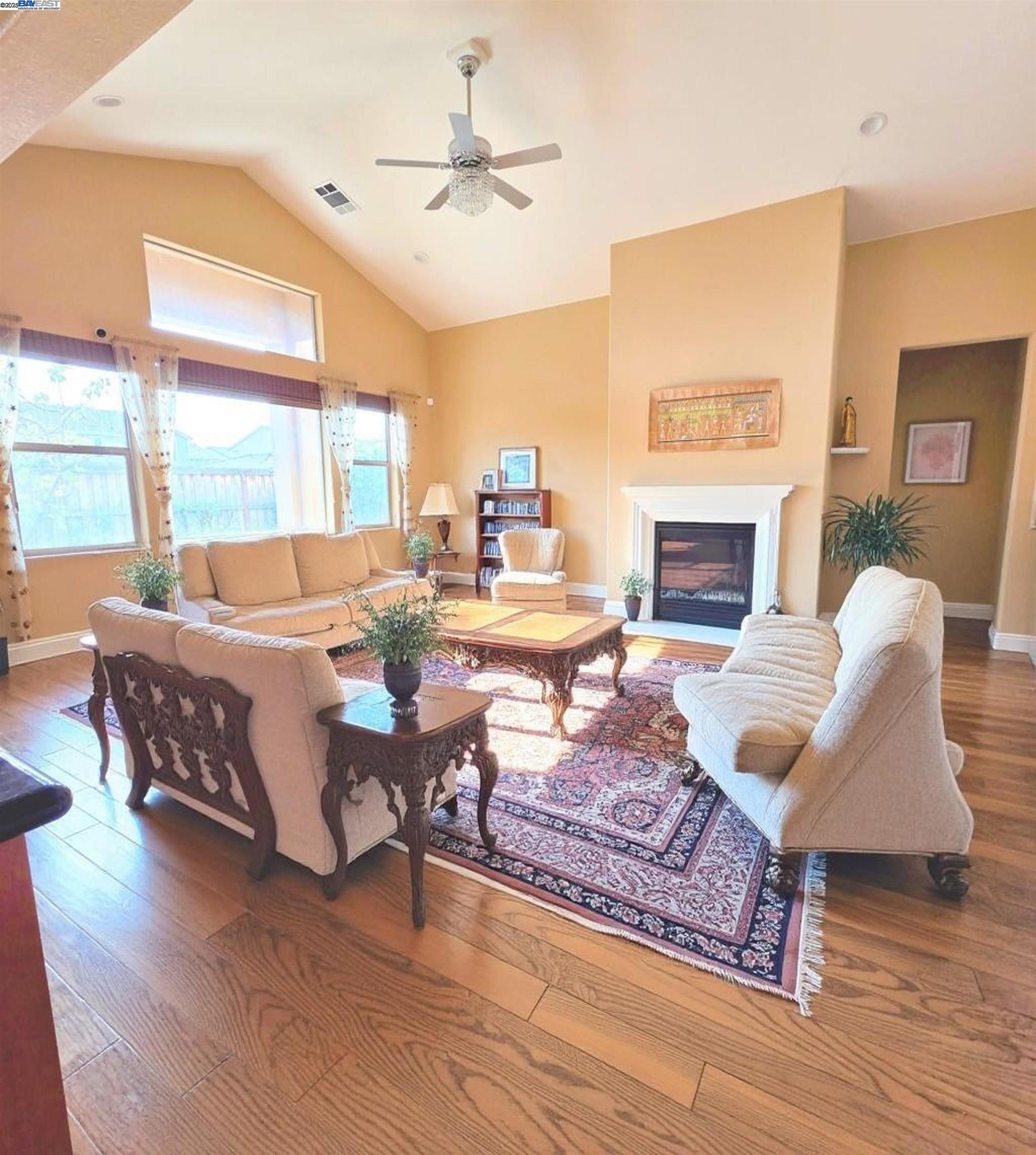 Detail Gallery Image 7 of 51 For 3548 Rapallo Way, Manteca,  CA 95337 - 4 Beds | 3/1 Baths