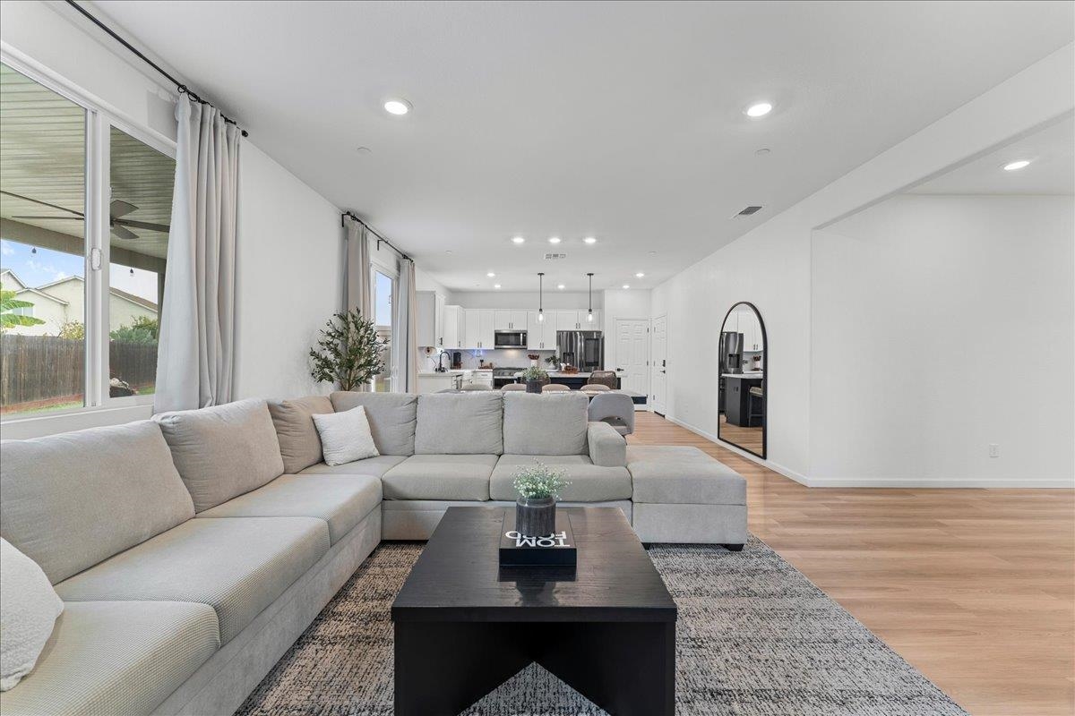 Detail Gallery Image 8 of 51 For 3651 Mcguire Dr, Stockton,  CA 95205 - 4 Beds | 3 Baths