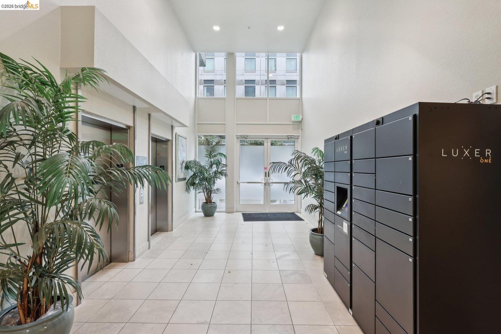 Detail Gallery Image 7 of 32 For 1511 Jefferson St Unit Th11,  Oakland,  CA 94612 - 2 Beds | 2/1 Baths