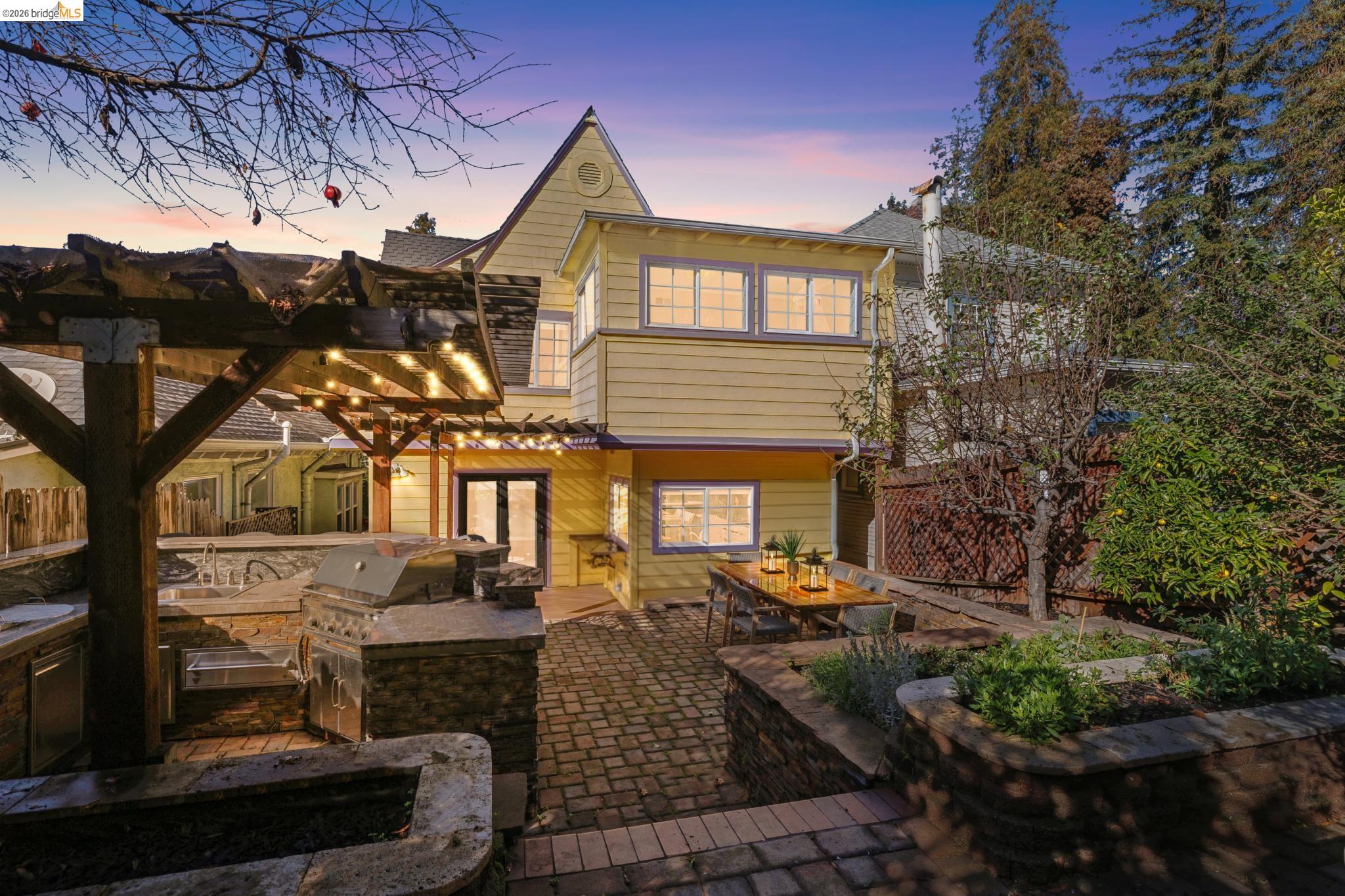 Front Image Thumbnail for EB41120058