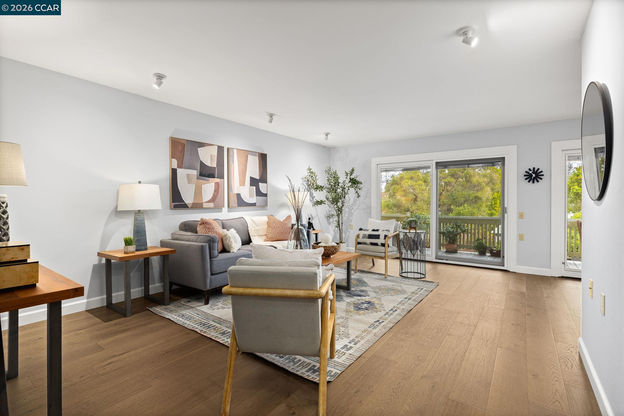 Front Image Thumbnail for CC41120070