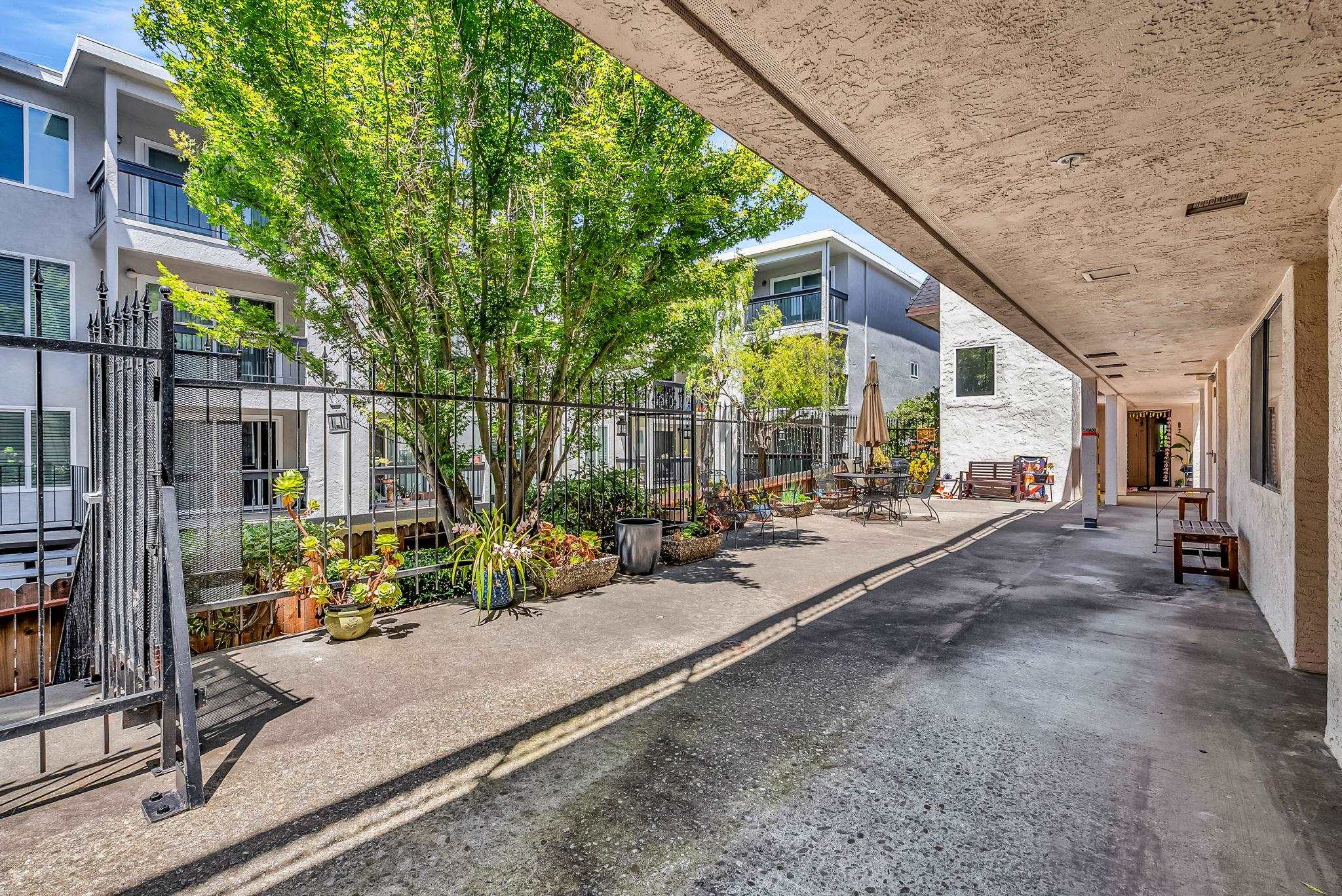 Detail Gallery Image 23 of 27 For 417 Evelyn Ave #205,  Albany,  CA 94706 - 1 Beds | 1 Baths