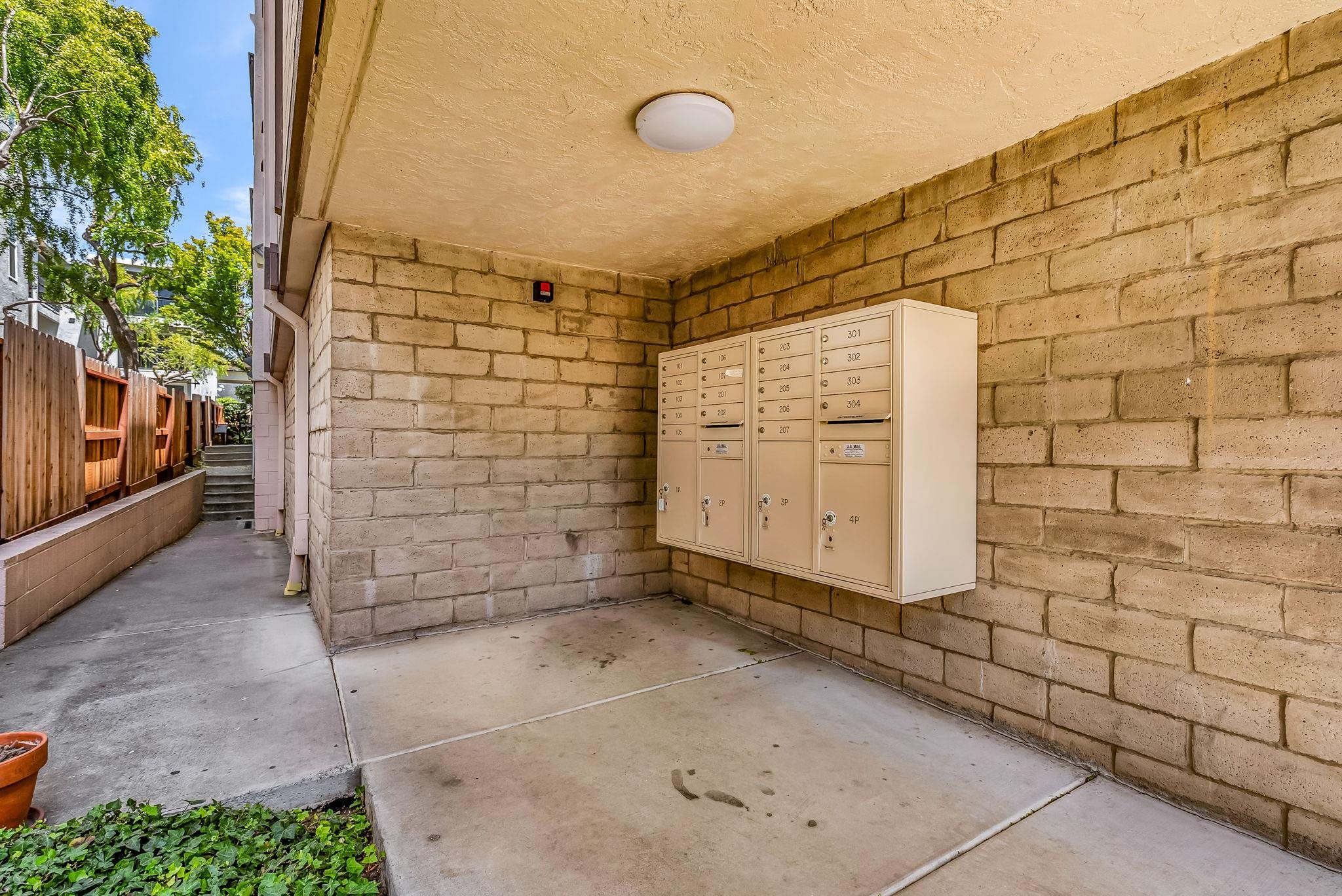 Detail Gallery Image 26 of 27 For 417 Evelyn Ave #205,  Albany,  CA 94706 - 1 Beds | 1 Baths