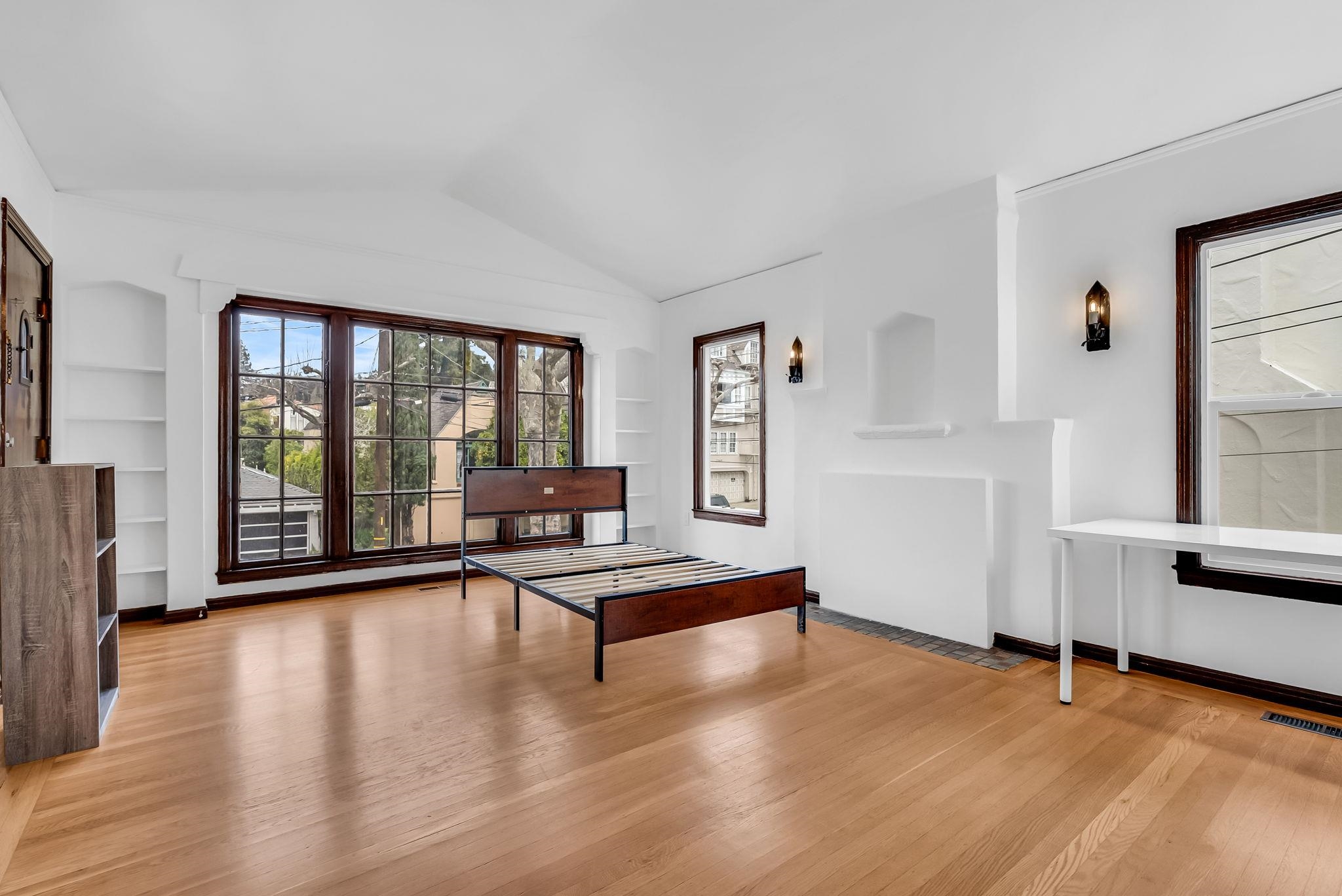 Detail Gallery Image 12 of 60 For 2340 Virginia St, Berkeley,  CA 94709 - 5 Beds | 3 Baths