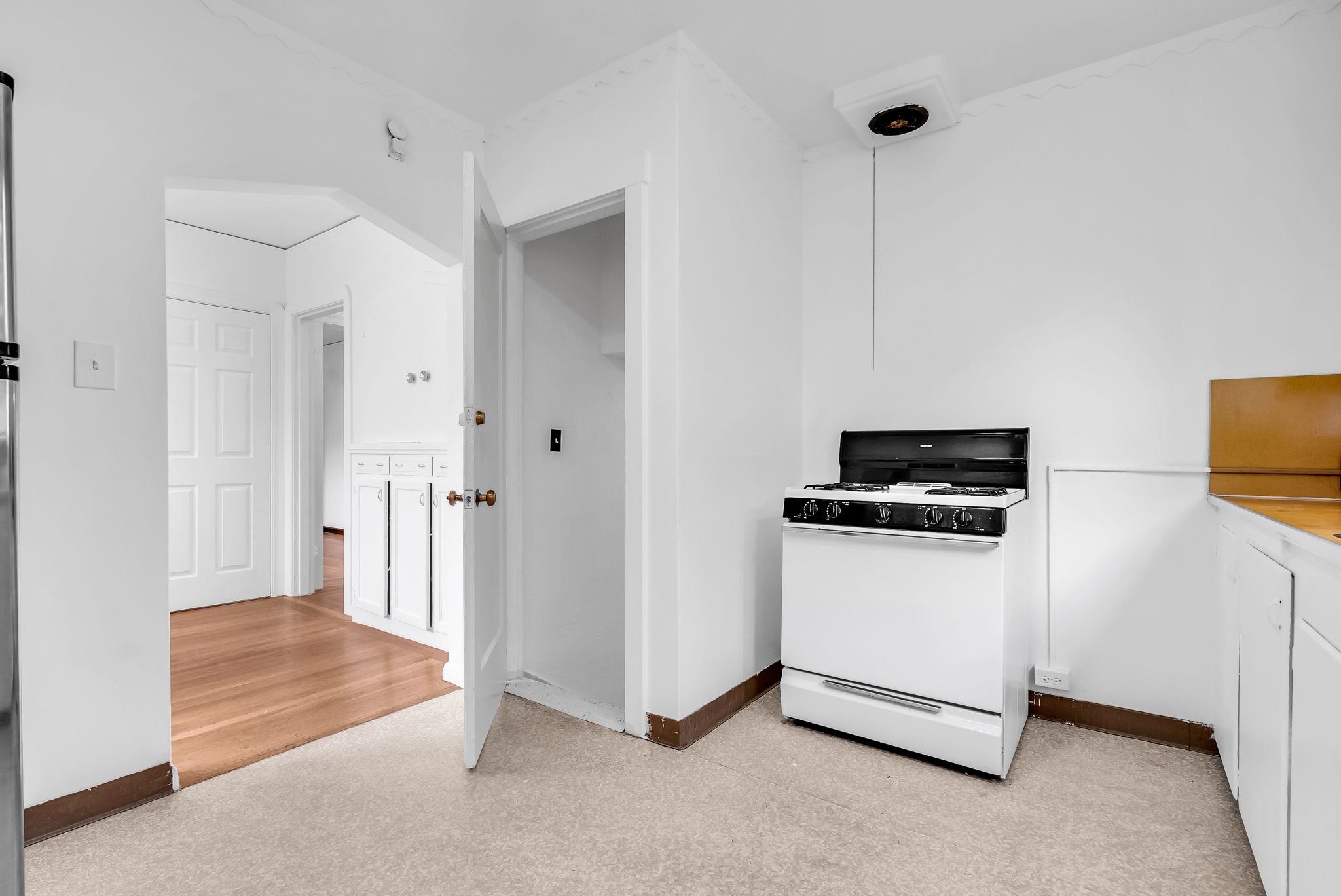 Detail Gallery Image 41 of 60 For 2340 Virginia St, Berkeley,  CA 94709 - 5 Beds | 3 Baths