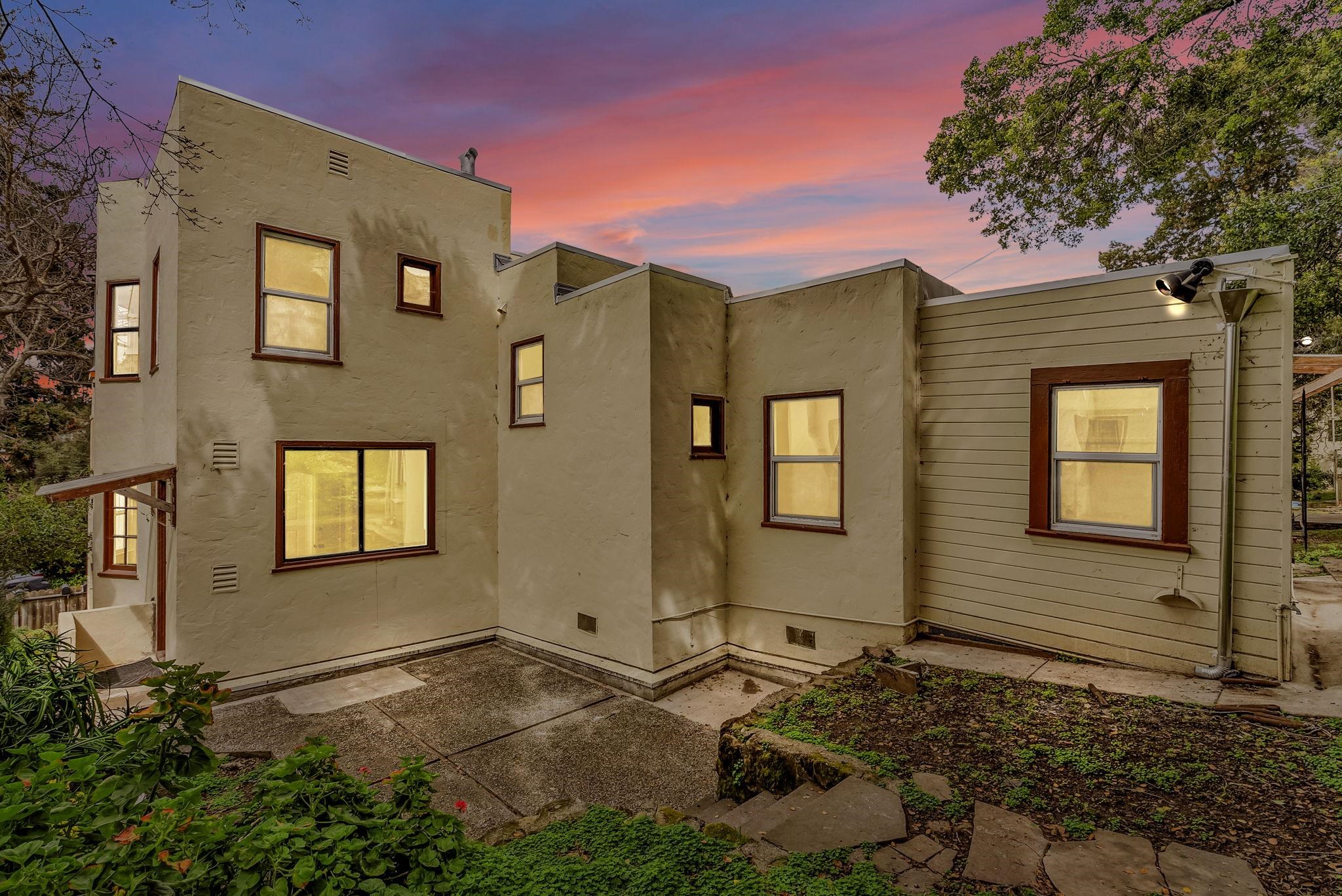 Detail Gallery Image 52 of 60 For 2340 Virginia St, Berkeley,  CA 94709 - 5 Beds | 3 Baths