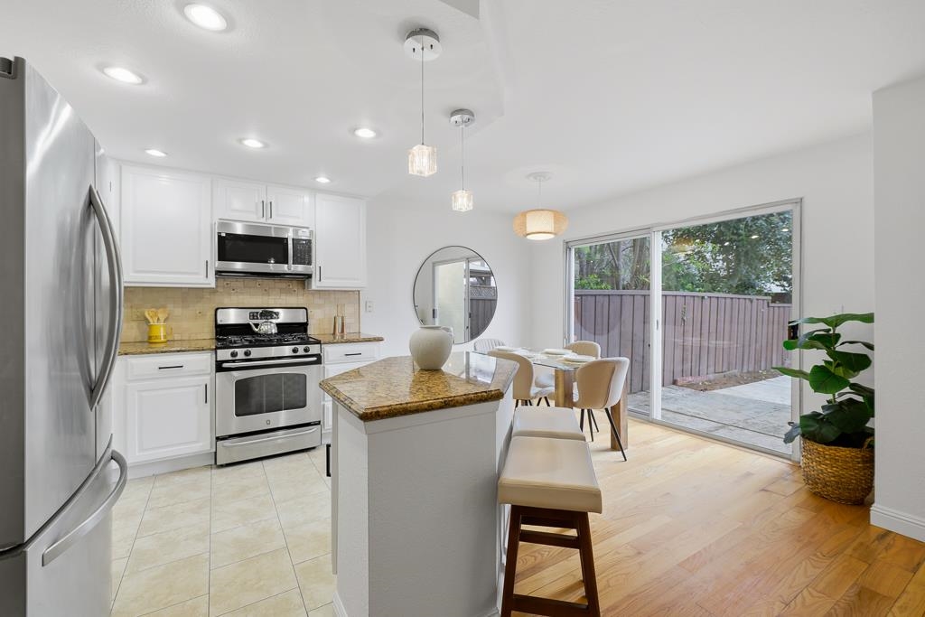 Detail Gallery Image 13 of 42 For 51 Sea Crest Ter, Fremont,  CA 94536 - 3 Beds | 2/1 Baths