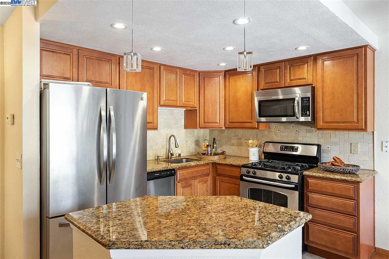 Photo #15: 41120091 Listing: Photo #15