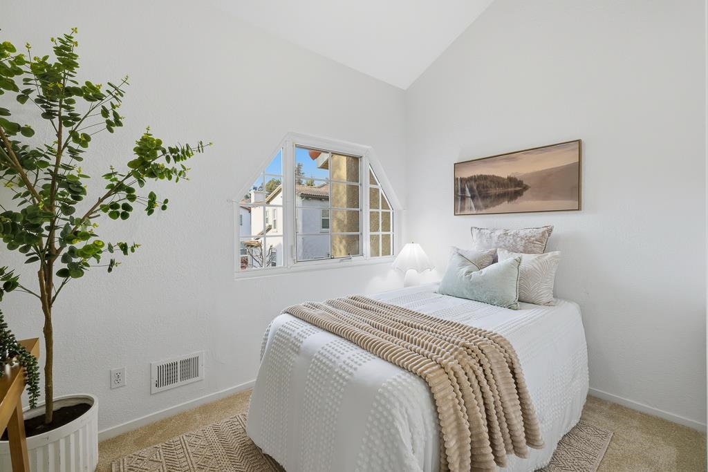 Detail Gallery Image 22 of 42 For 51 Sea Crest Ter, Fremont,  CA 94536 - 3 Beds | 2/1 Baths