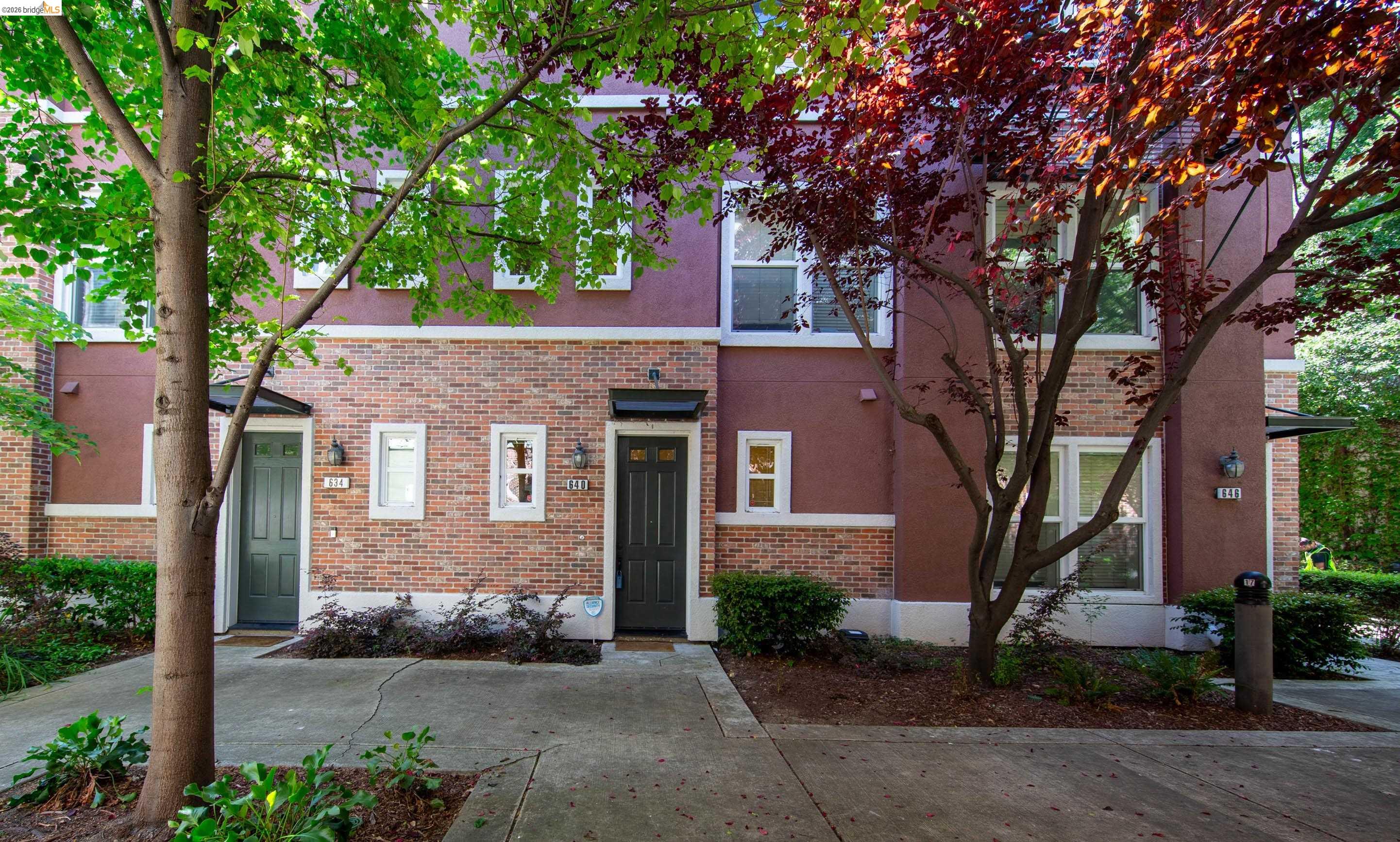 Front Image Thumbnail for EB41120112