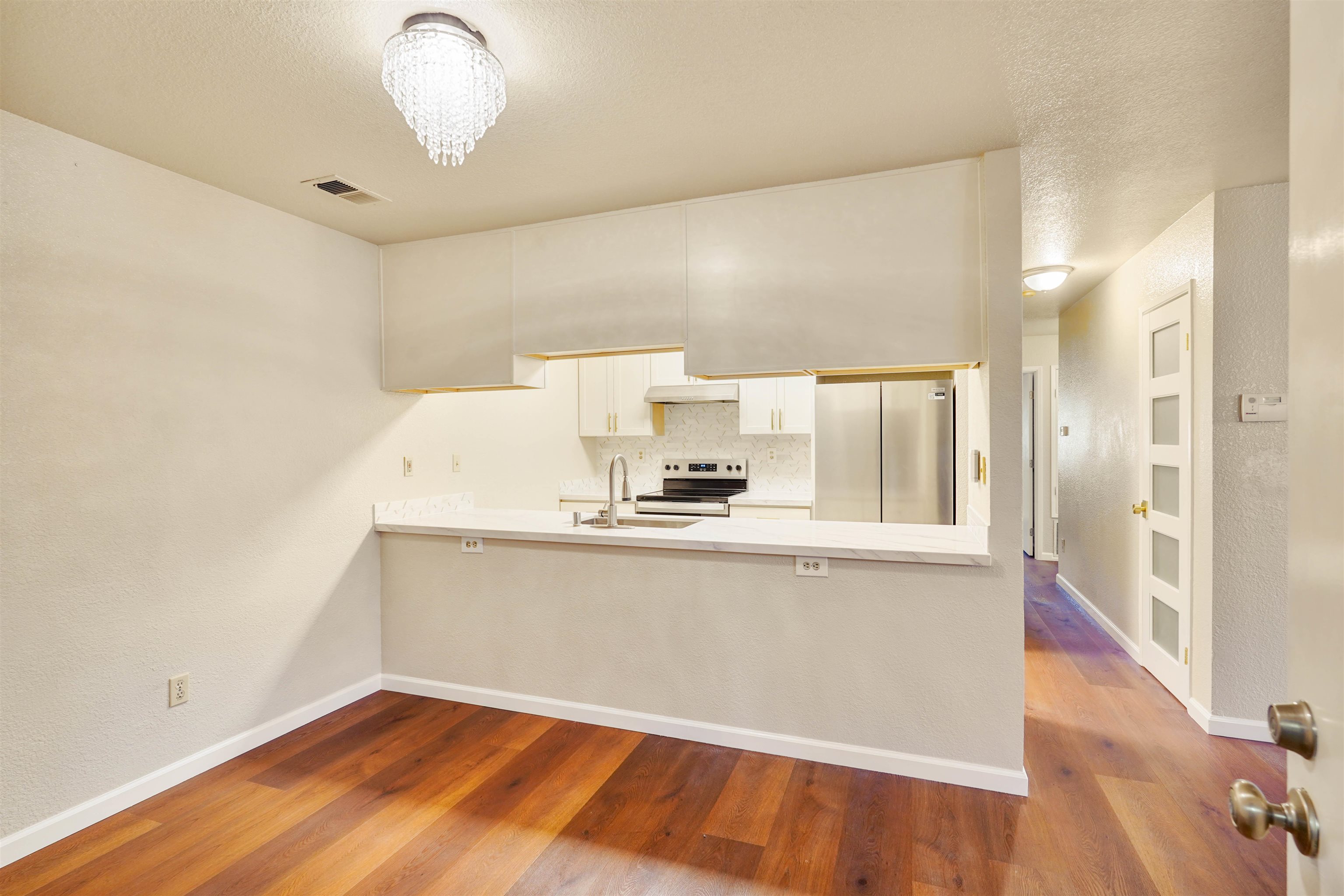 Detail Gallery Image 14 of 45 For 7 Town Square Pl, Oakland,  CA 94603 - 3 Beds | 2 Baths