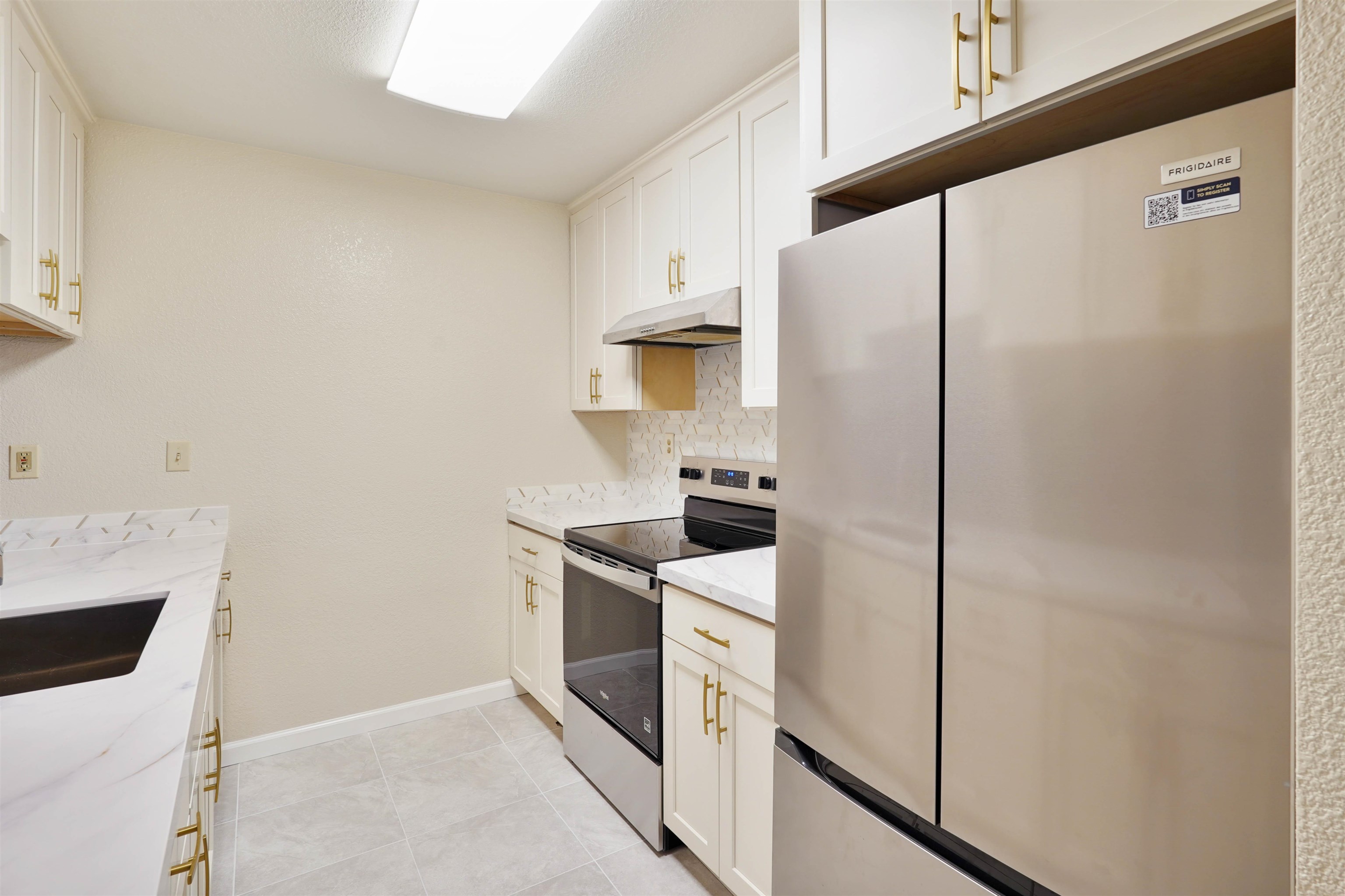 Detail Gallery Image 19 of 45 For 7 Town Square Pl, Oakland,  CA 94603 - 3 Beds | 2 Baths