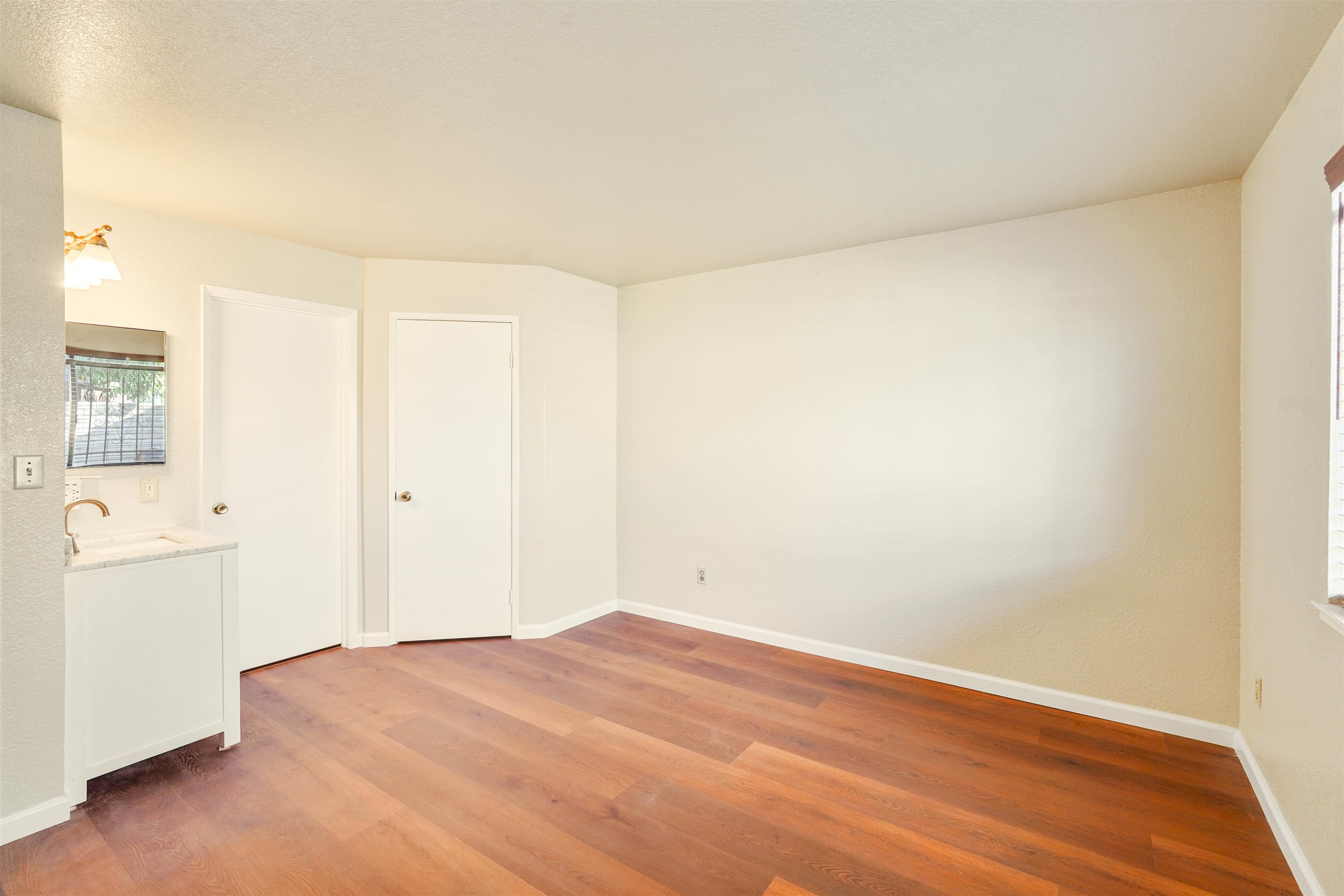 Detail Gallery Image 22 of 45 For 7 Town Square Pl, Oakland,  CA 94603 - 3 Beds | 2 Baths