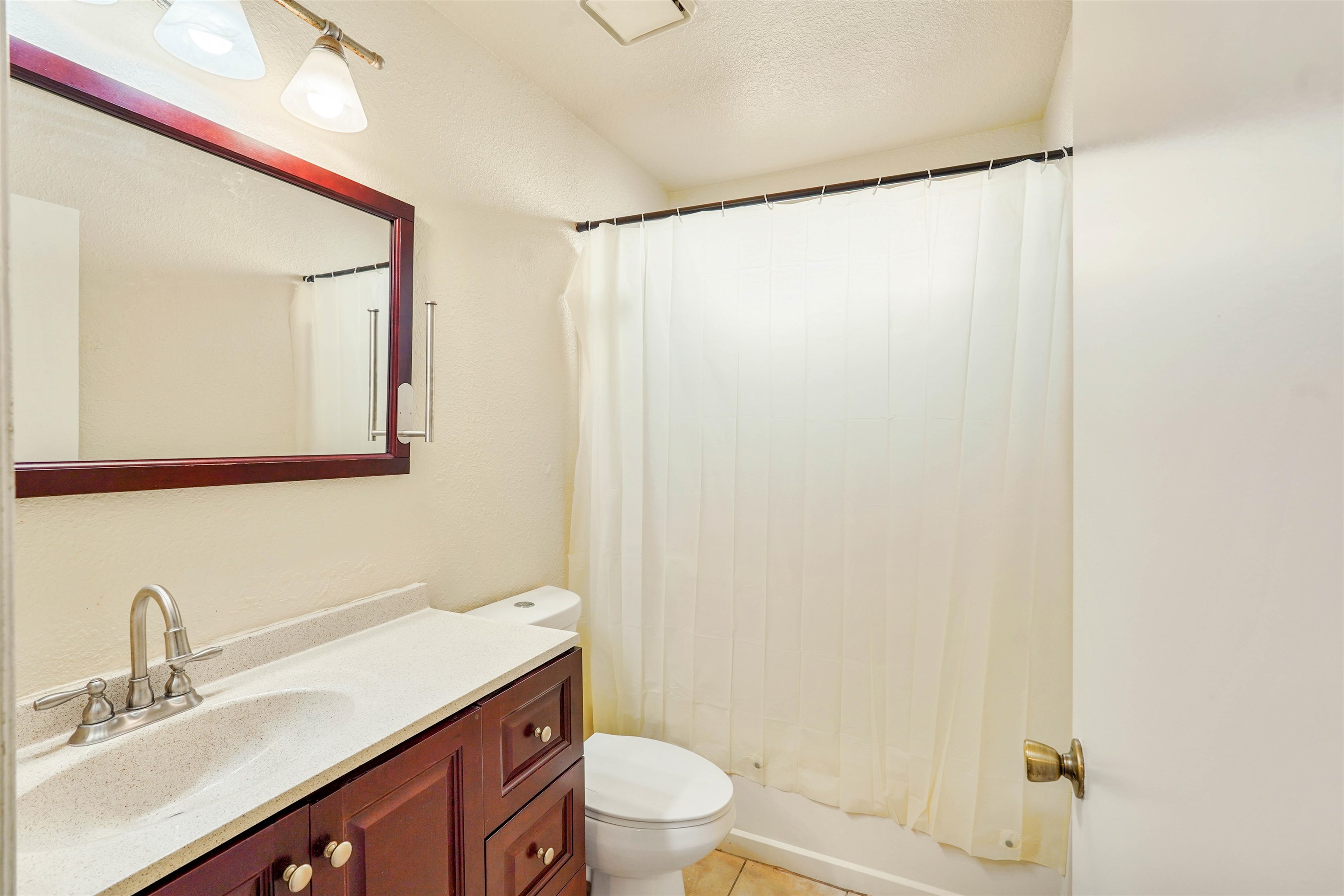 Detail Gallery Image 27 of 45 For 7 Town Square Pl, Oakland,  CA 94603 - 3 Beds | 2 Baths