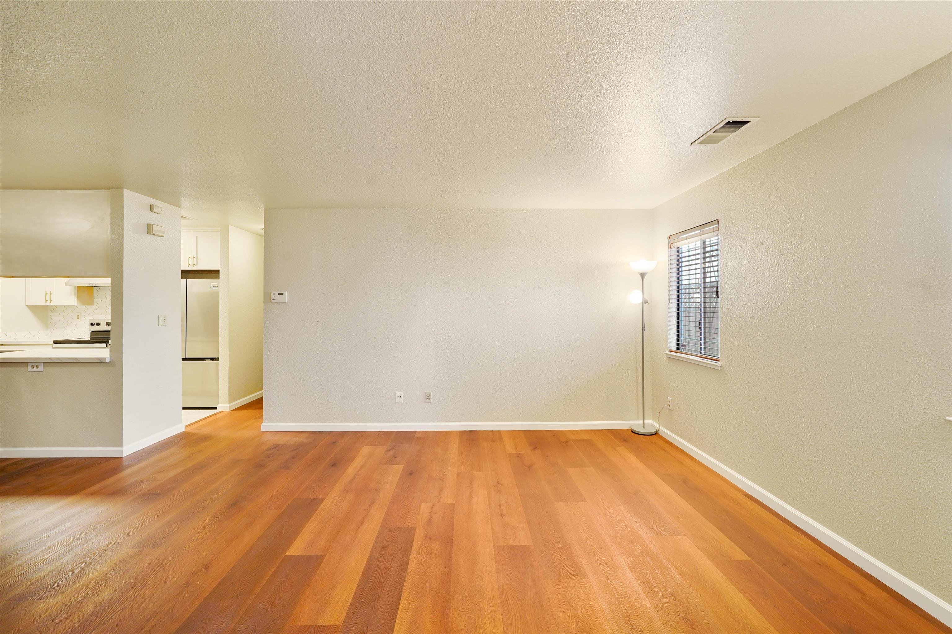 Detail Gallery Image 4 of 45 For 7 Town Square Pl, Oakland,  CA 94603 - 3 Beds | 2 Baths