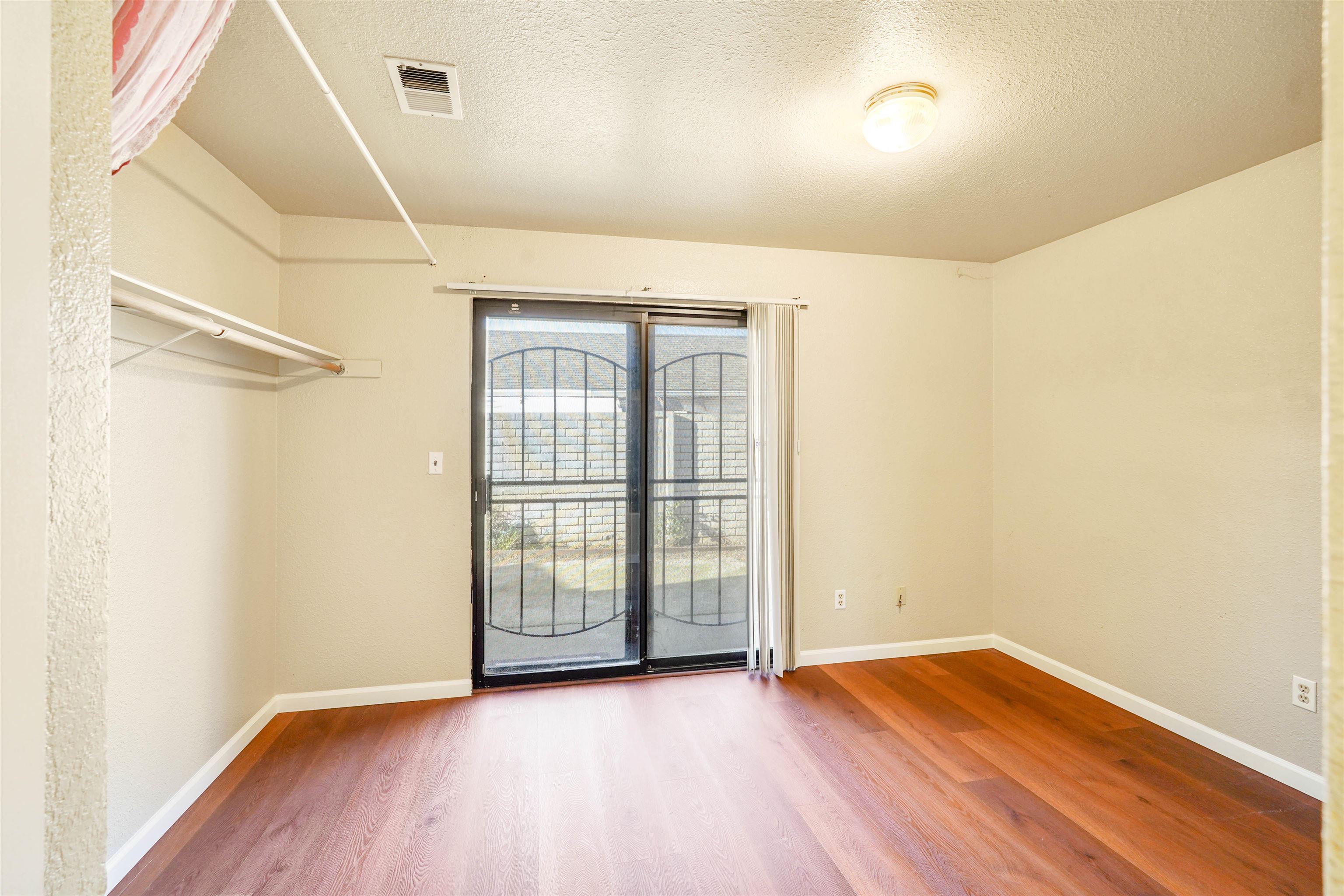 Detail Gallery Image 31 of 45 For 7 Town Square Pl, Oakland,  CA 94603 - 3 Beds | 2 Baths