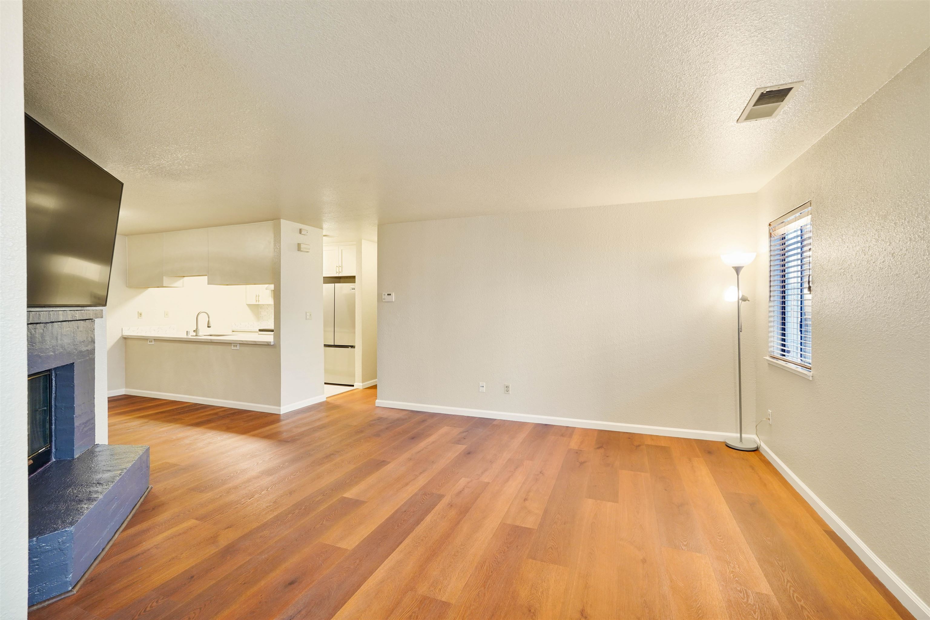 Detail Gallery Image 6 of 45 For 7 Town Square Pl, Oakland,  CA 94603 - 3 Beds | 2 Baths