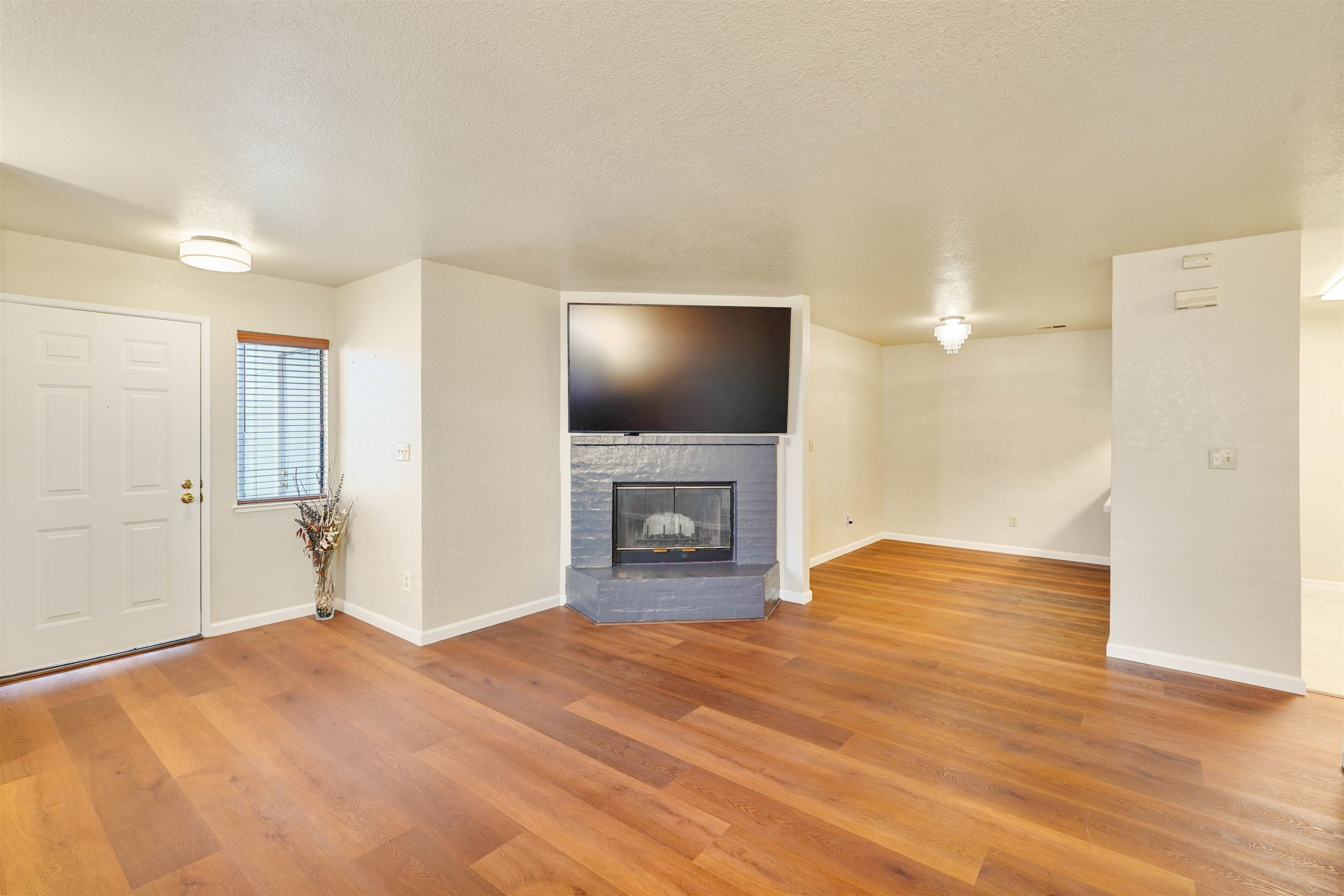 Detail Gallery Image 7 of 45 For 7 Town Square Pl, Oakland,  CA 94603 - 3 Beds | 2 Baths