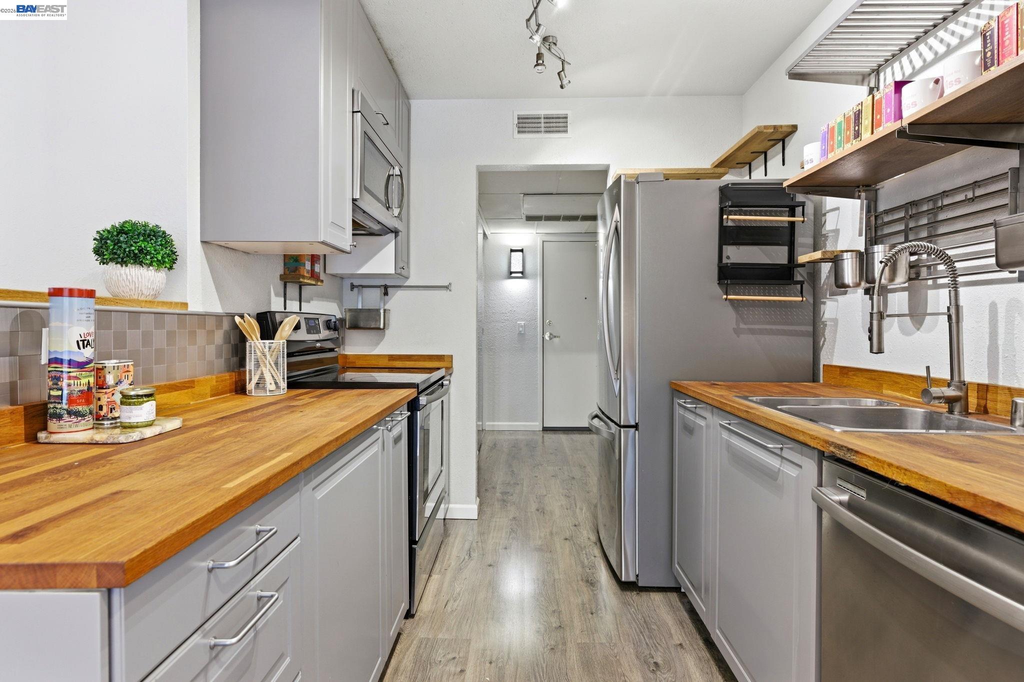 Photo #12: 41120151 Listing: Photo #12