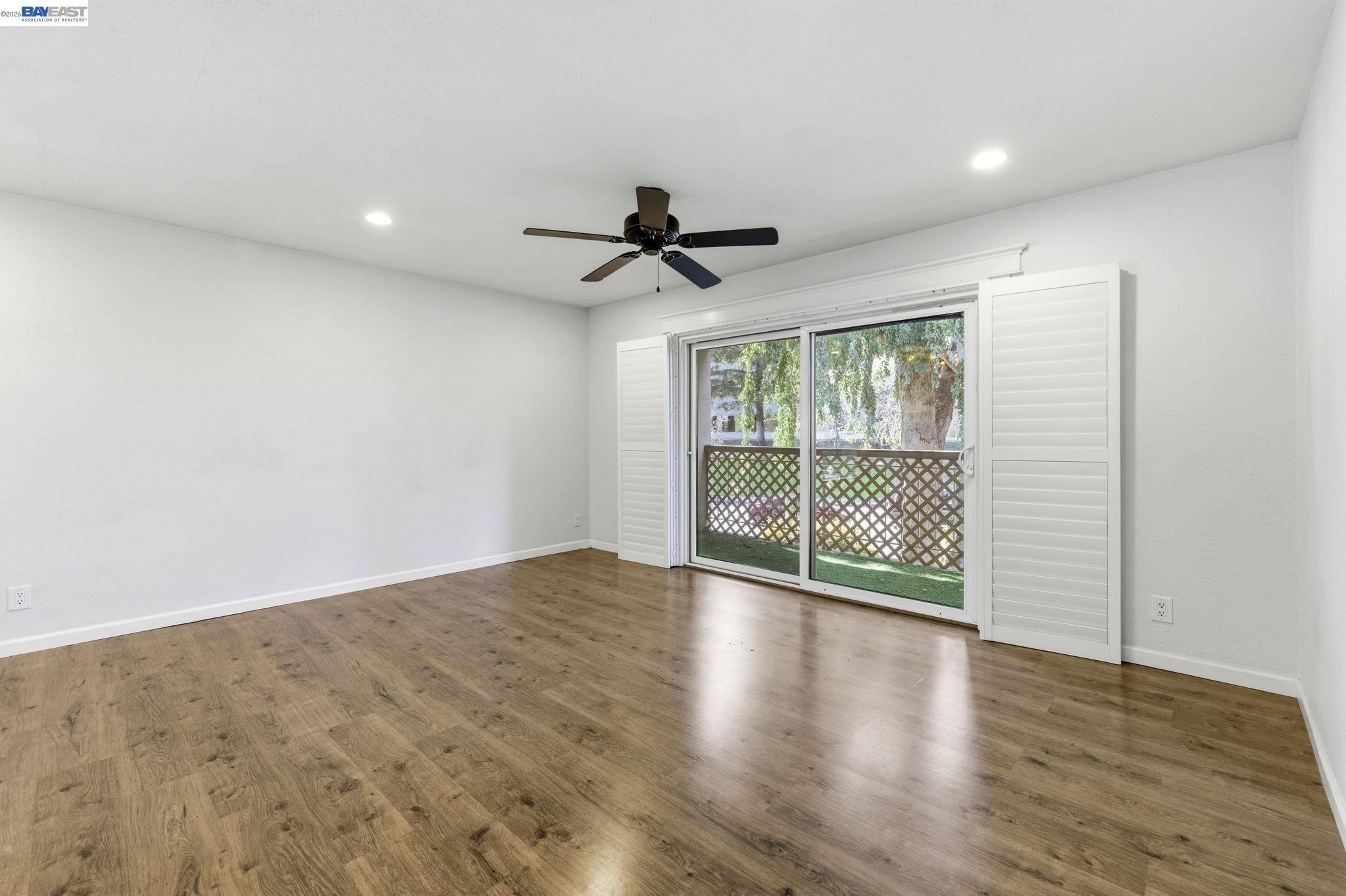 Photo #4: 41120151 Listing: Photo #4