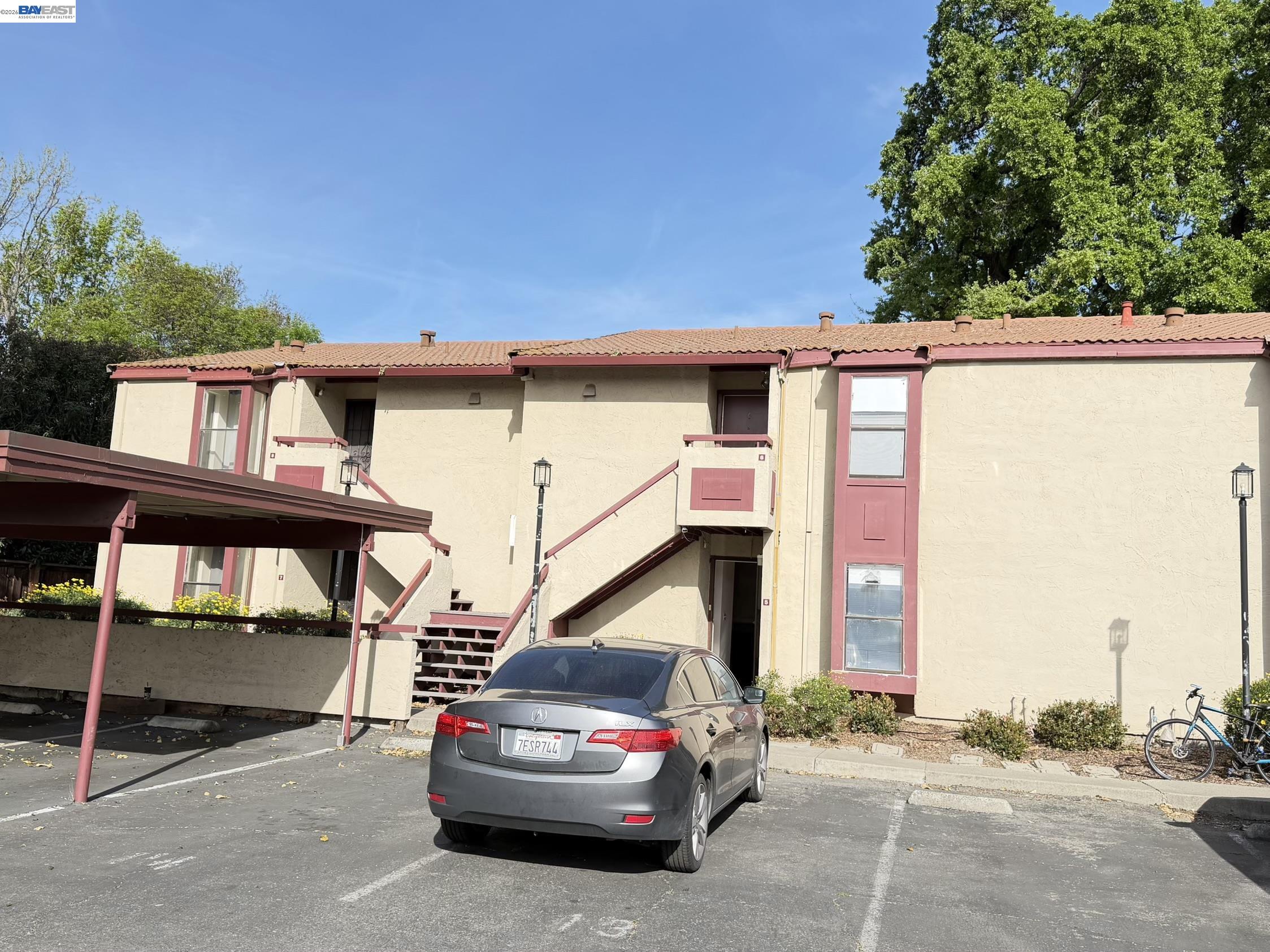 Front Image Thumbnail for BE41120155